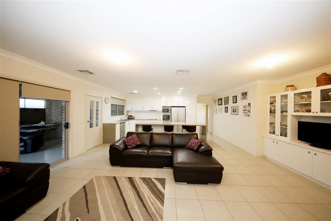 81 Lynch Street, Adelong, NSW 2729