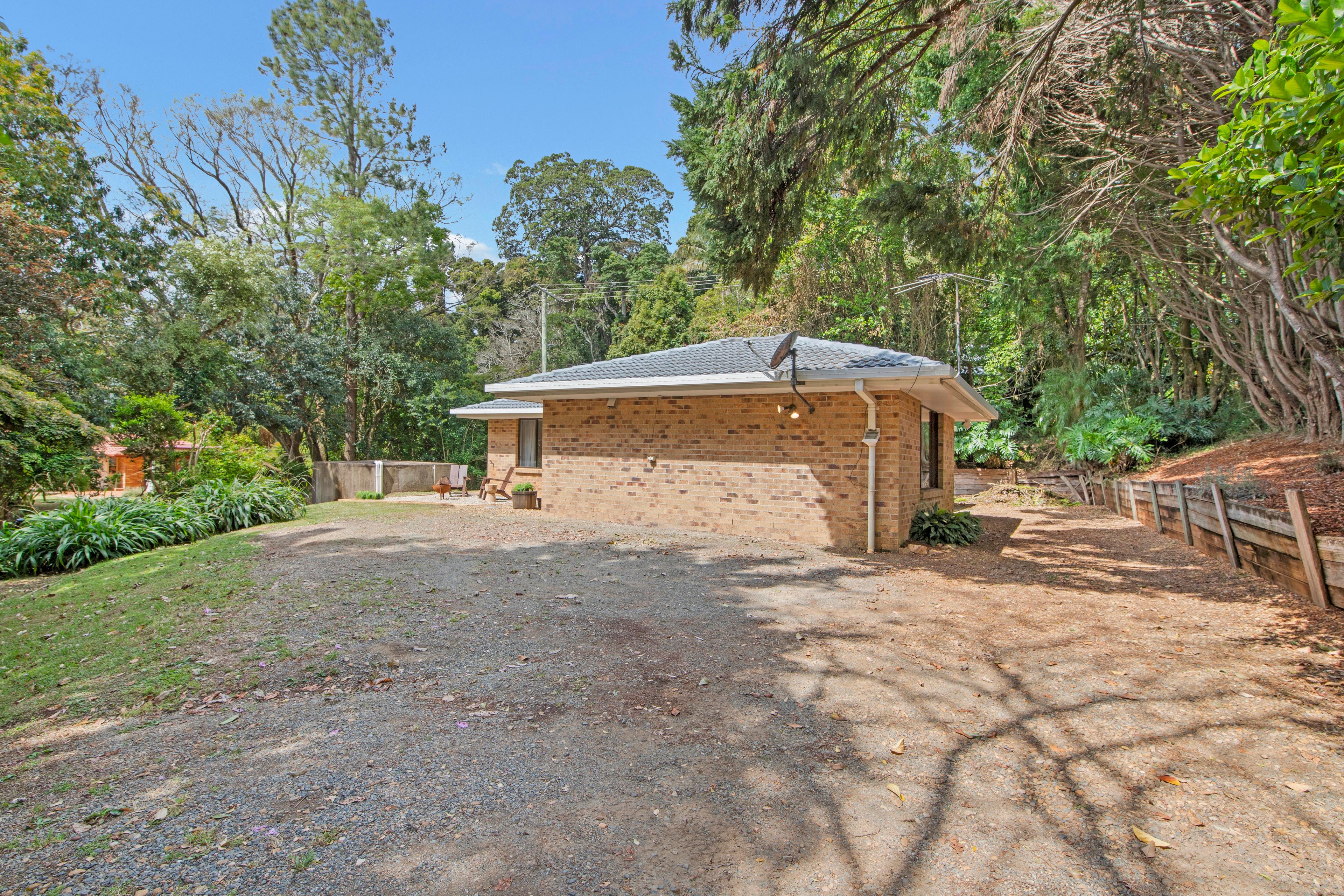 35-37 Macdonnell Road — photo 16 of 19