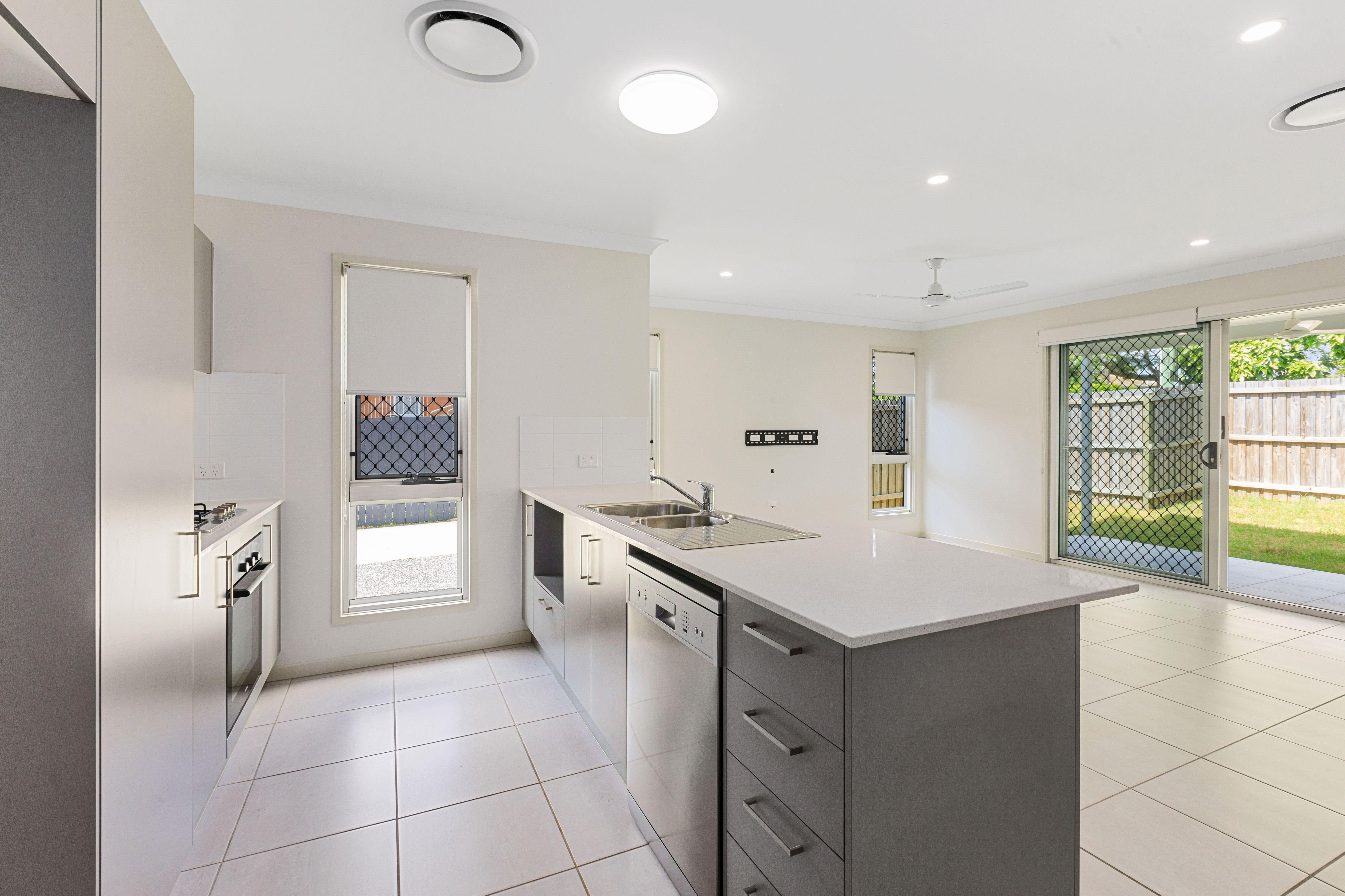 21 Gladstone Lane, Coorparoo, QLD 4151