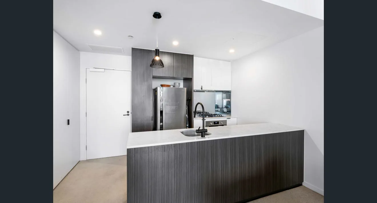 1211/4 Edmondstone Street, South Brisbane