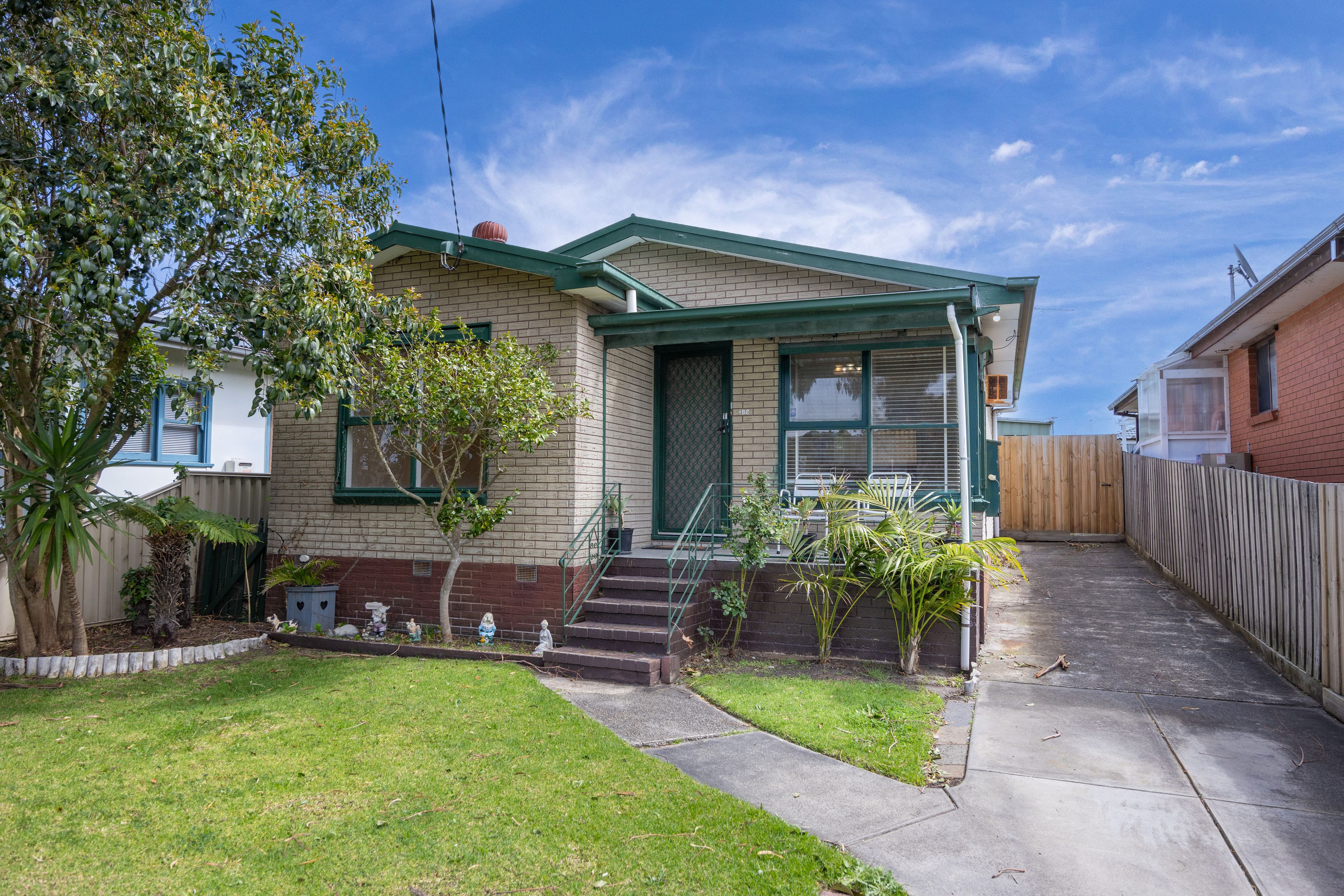 106 Ninth Avenue, Rosebud, VIC 3939