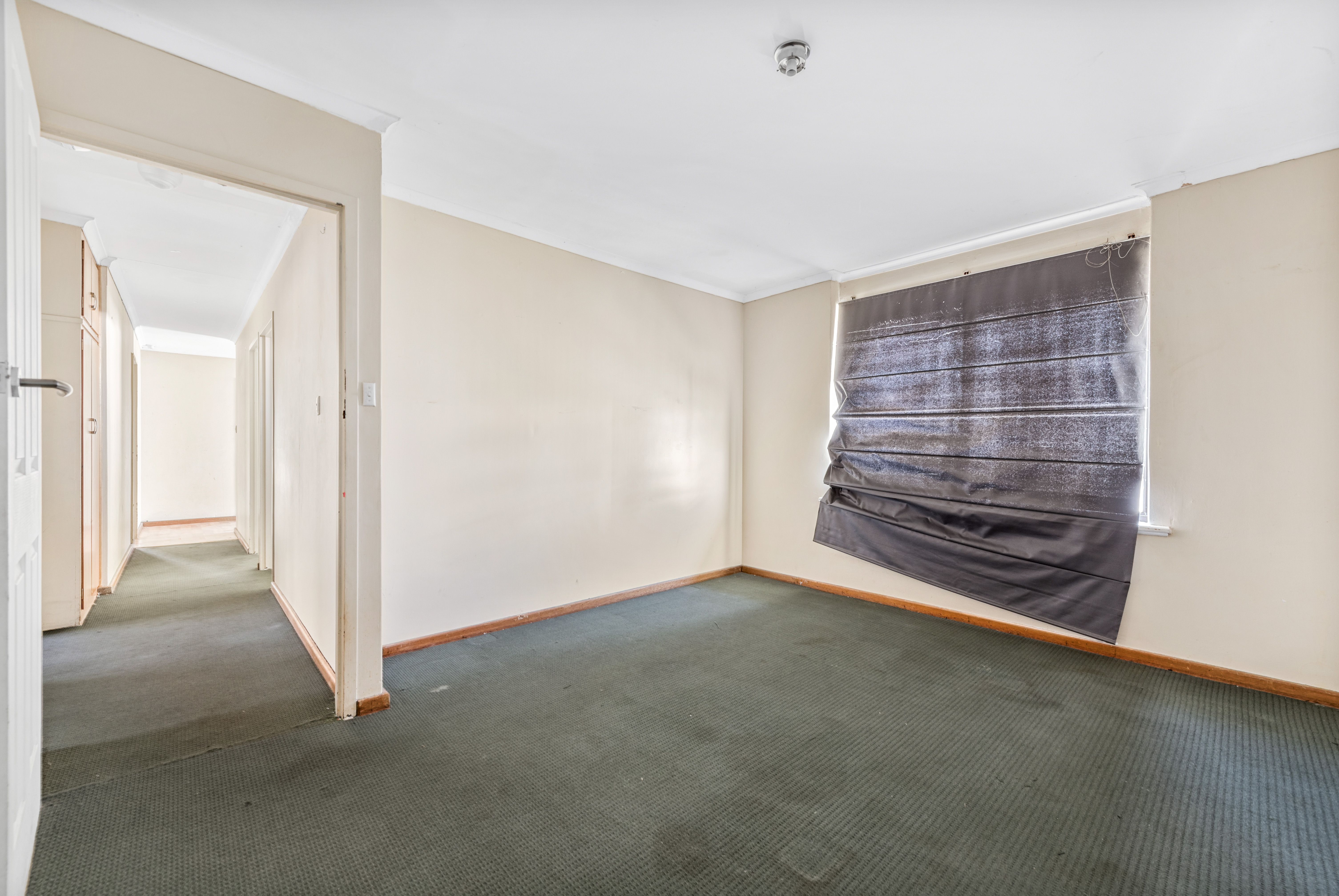 19 Laffers Crescent — photo 8 of 14