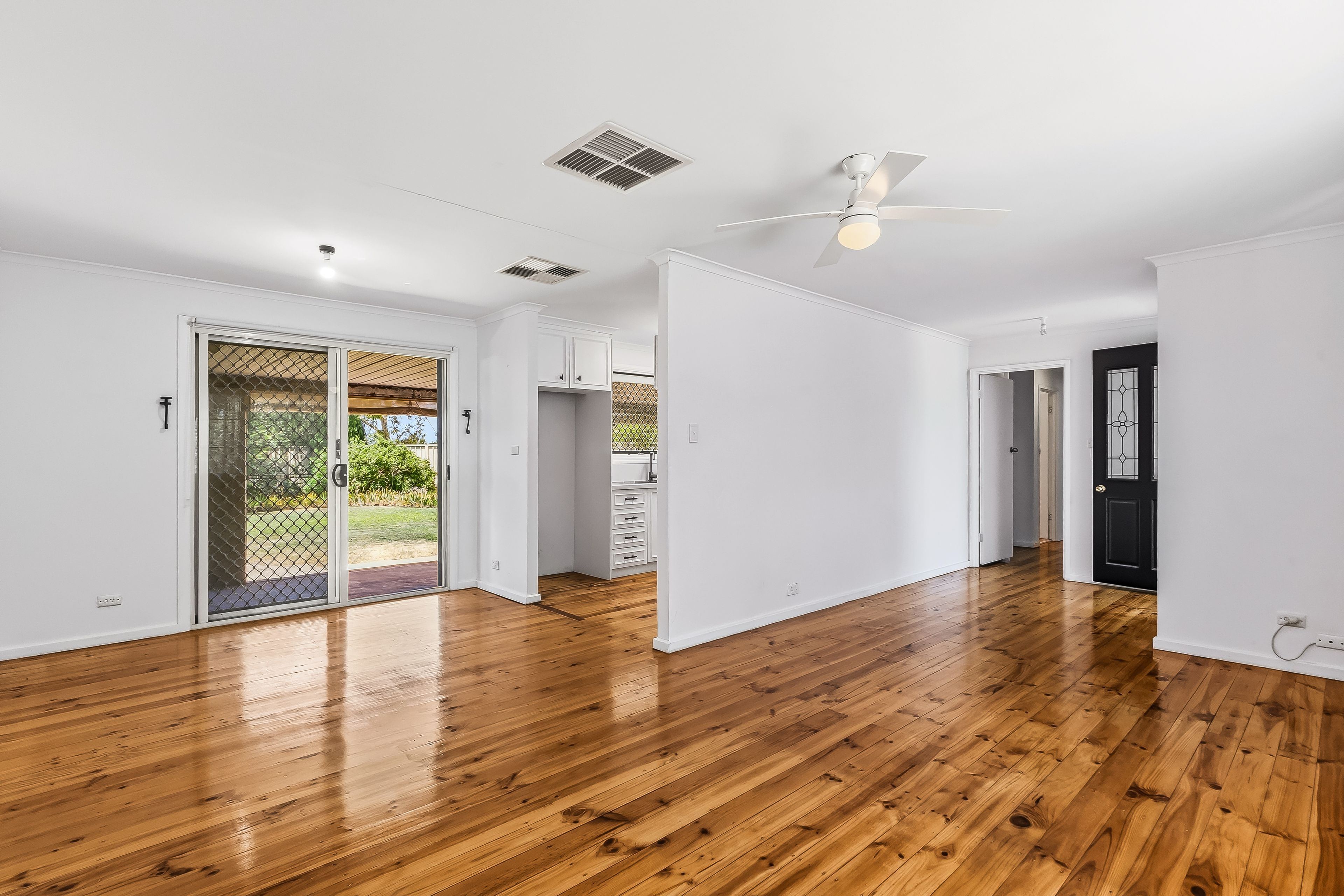 8 Anderson Close, North Haven, SA 5018