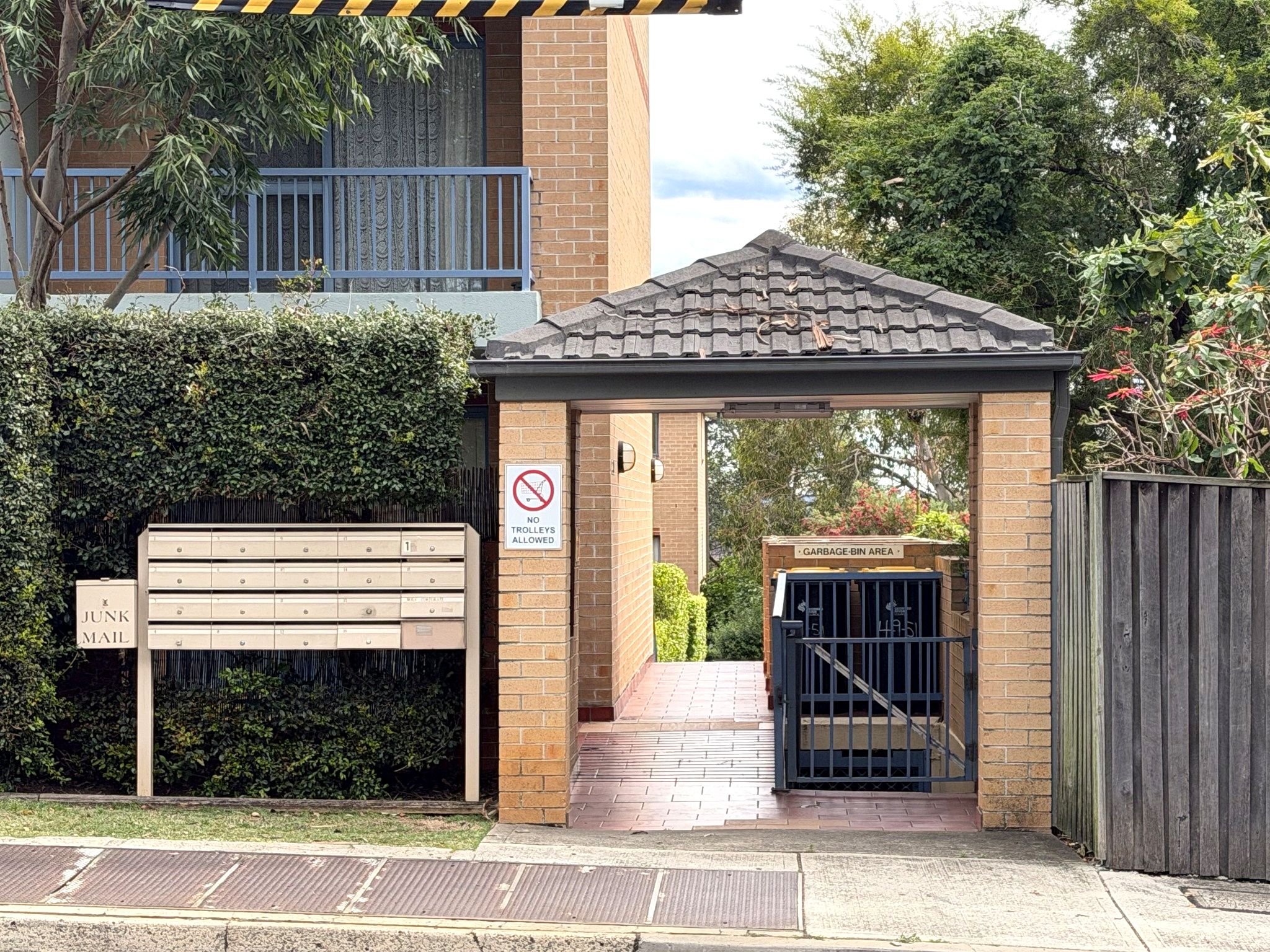 14/49-51 Woniora Road — photo 8 of 8