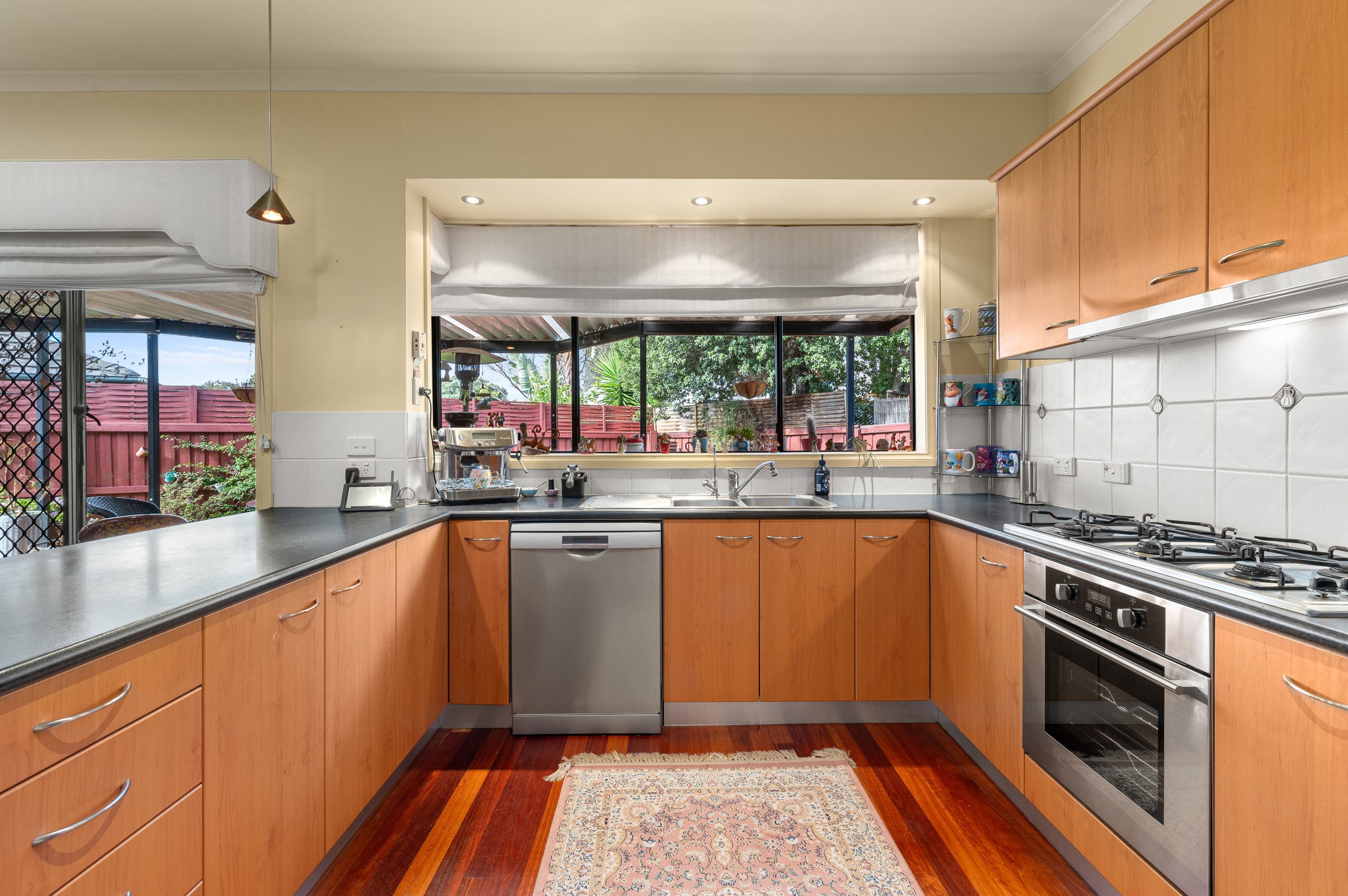 4 Valley View Court, South Morang, VIC 3752