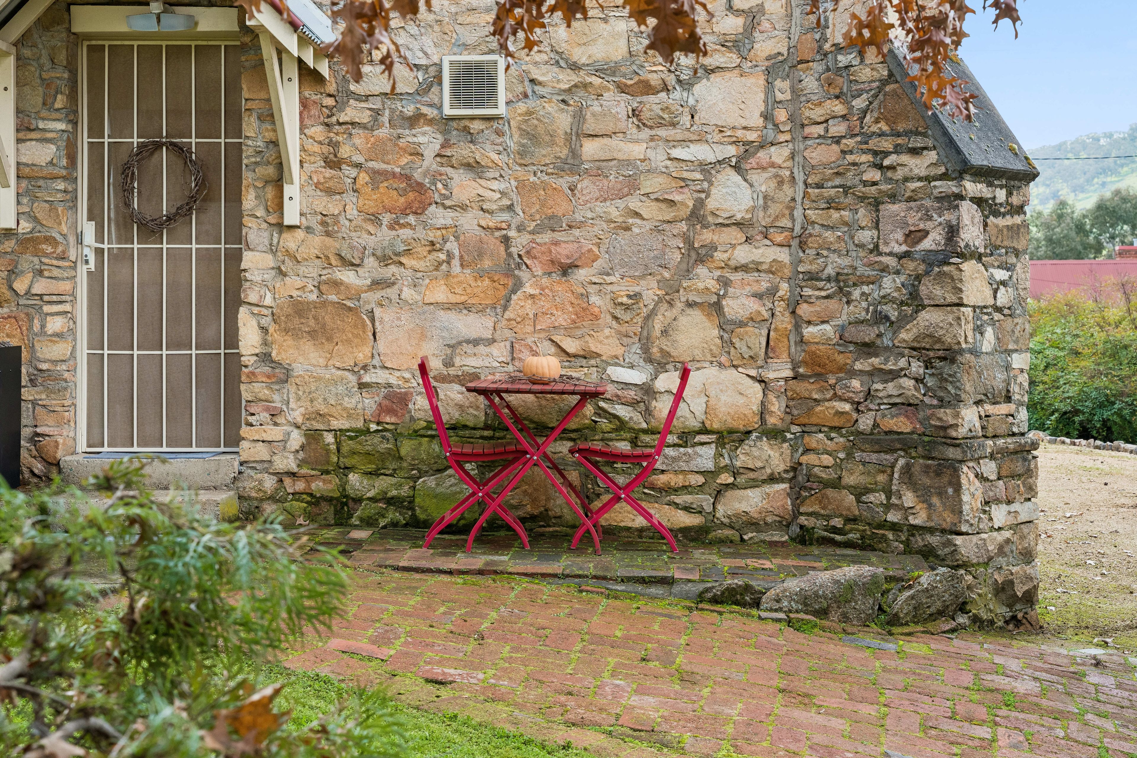 49 Lockhart Street — photo 24 of 26