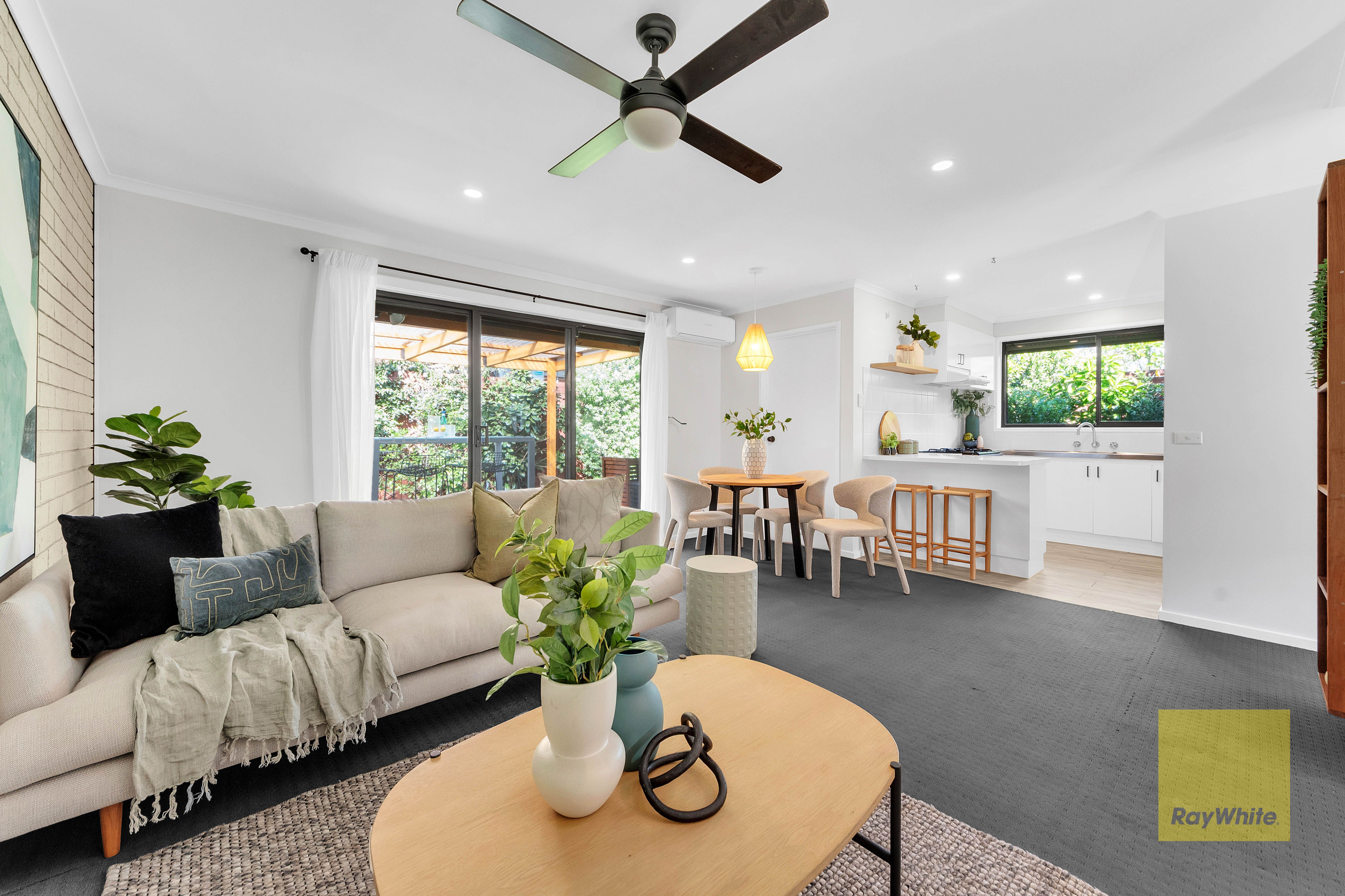 2/2-6 Christie Street — photo 4 of 11