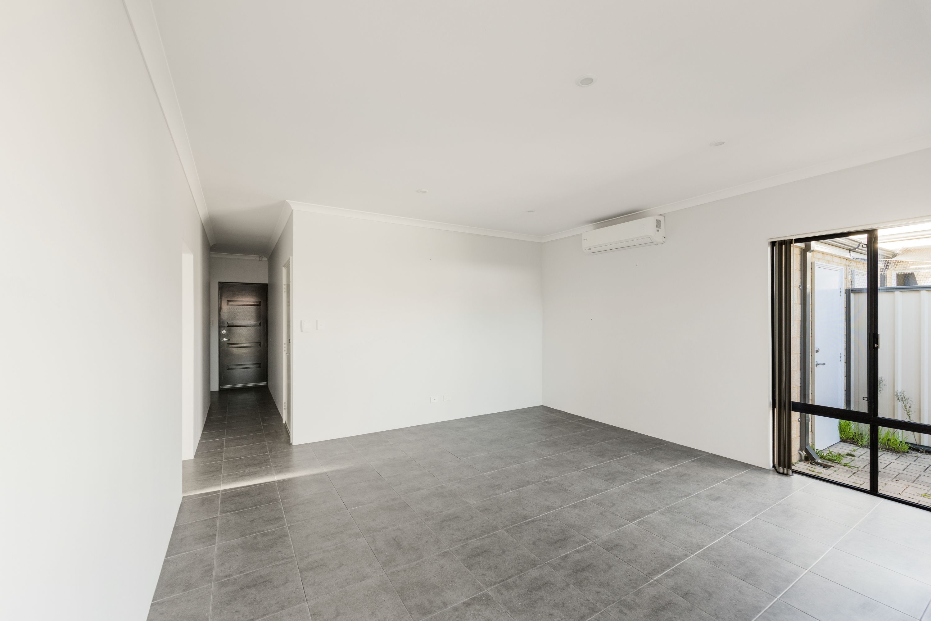 6/99 Lowanna Way, Armadale, WA 6112