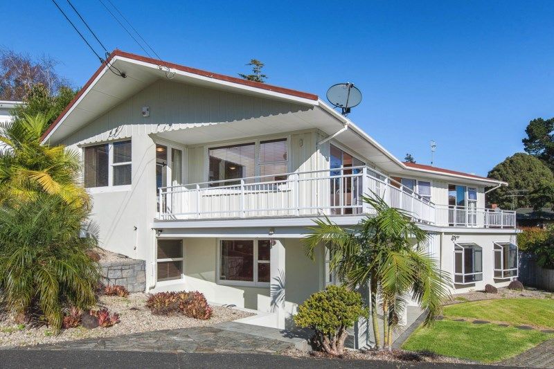 8 Dover Place, Meadowbank, Auckland City