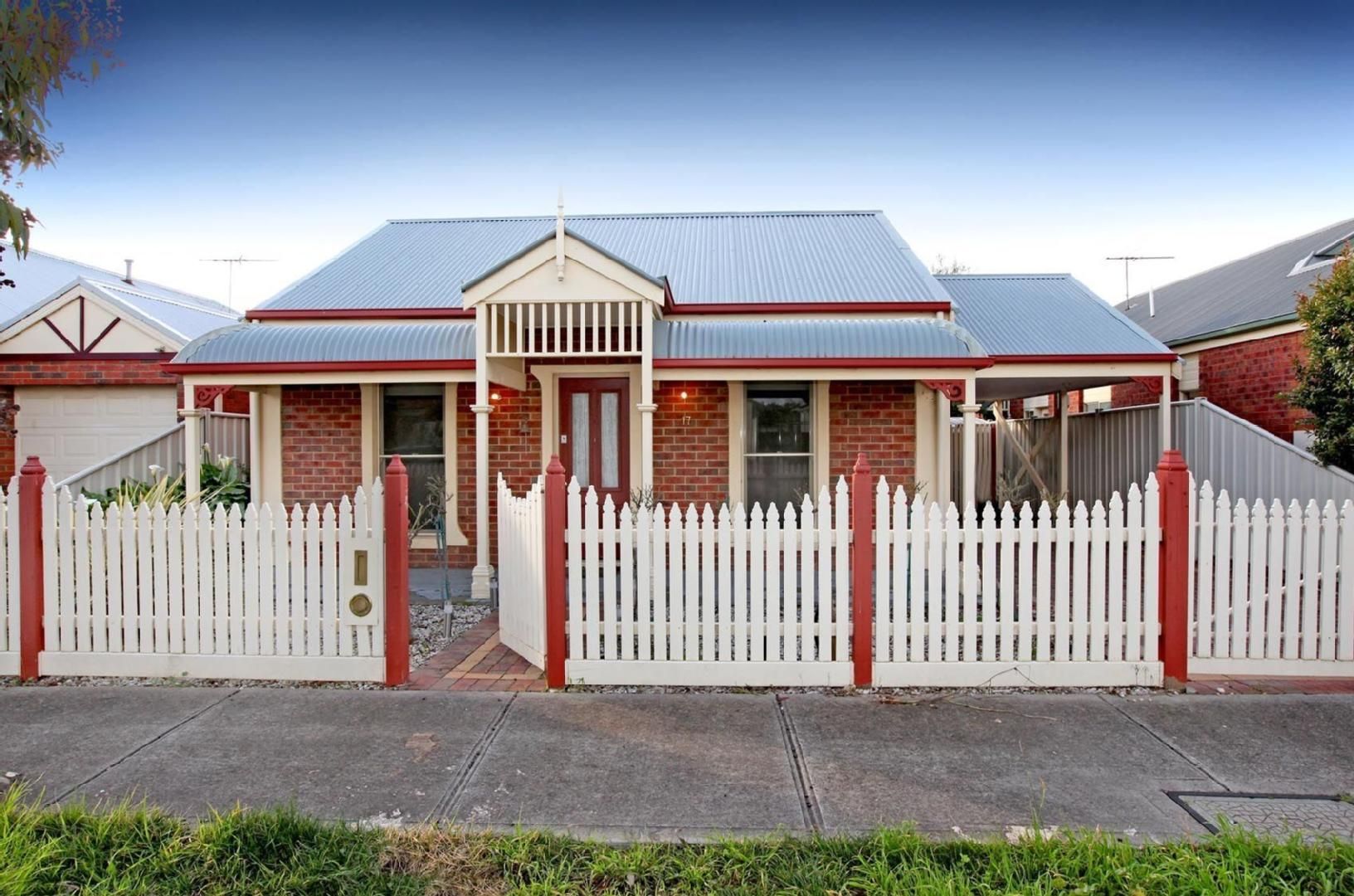 17 Daintree Retreat, Caroline Springs VIC 3023