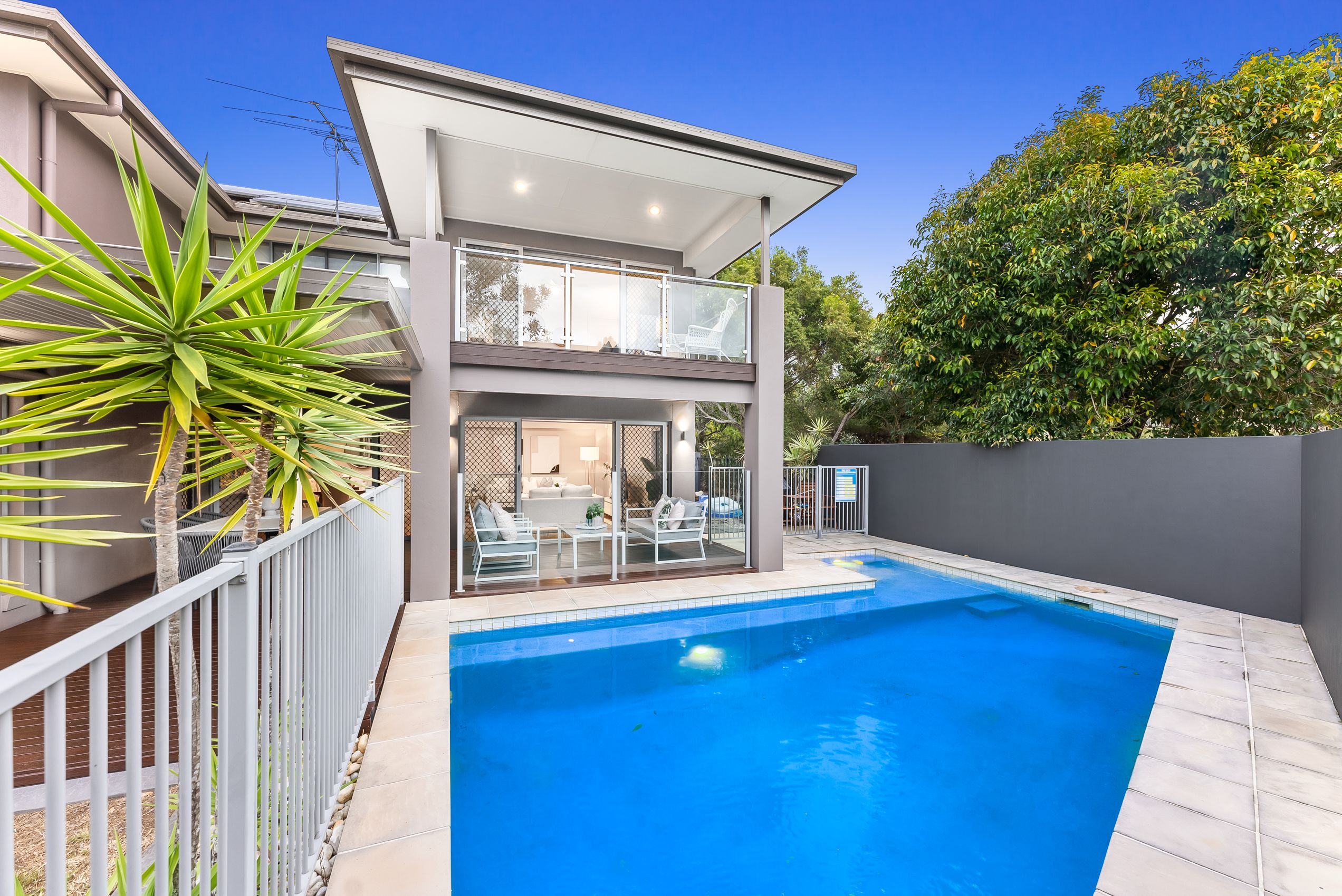 2 Armour Close, North Lakes, QLD 4509