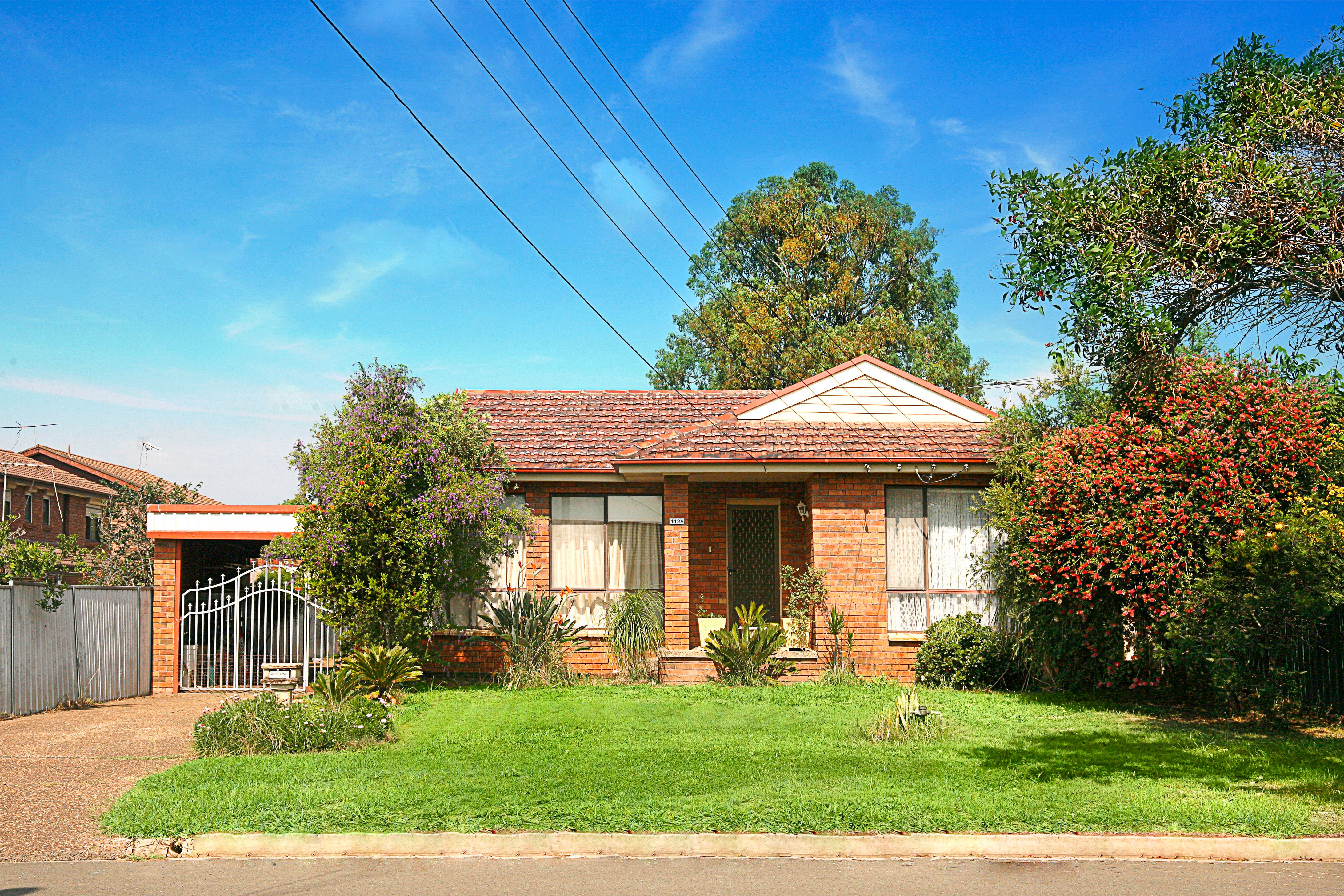 112 Chifley Street