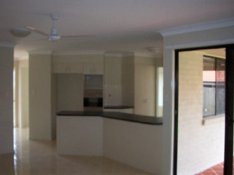 5 Watarrka Drive, Parkinson, QLD 4115