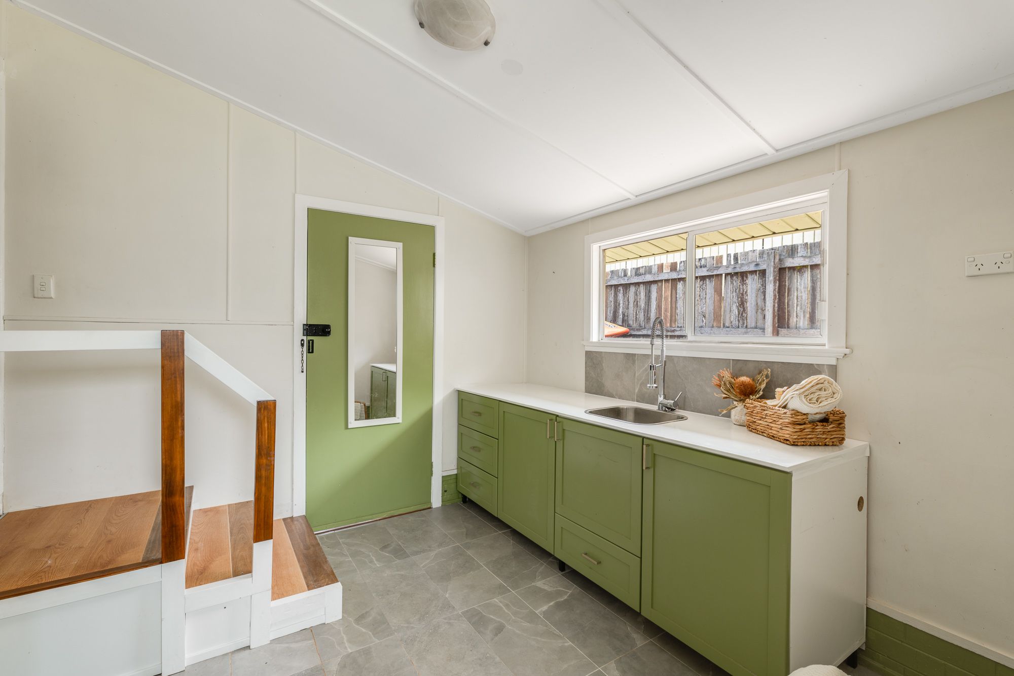 80 Crown Street — photo 17 of 20
