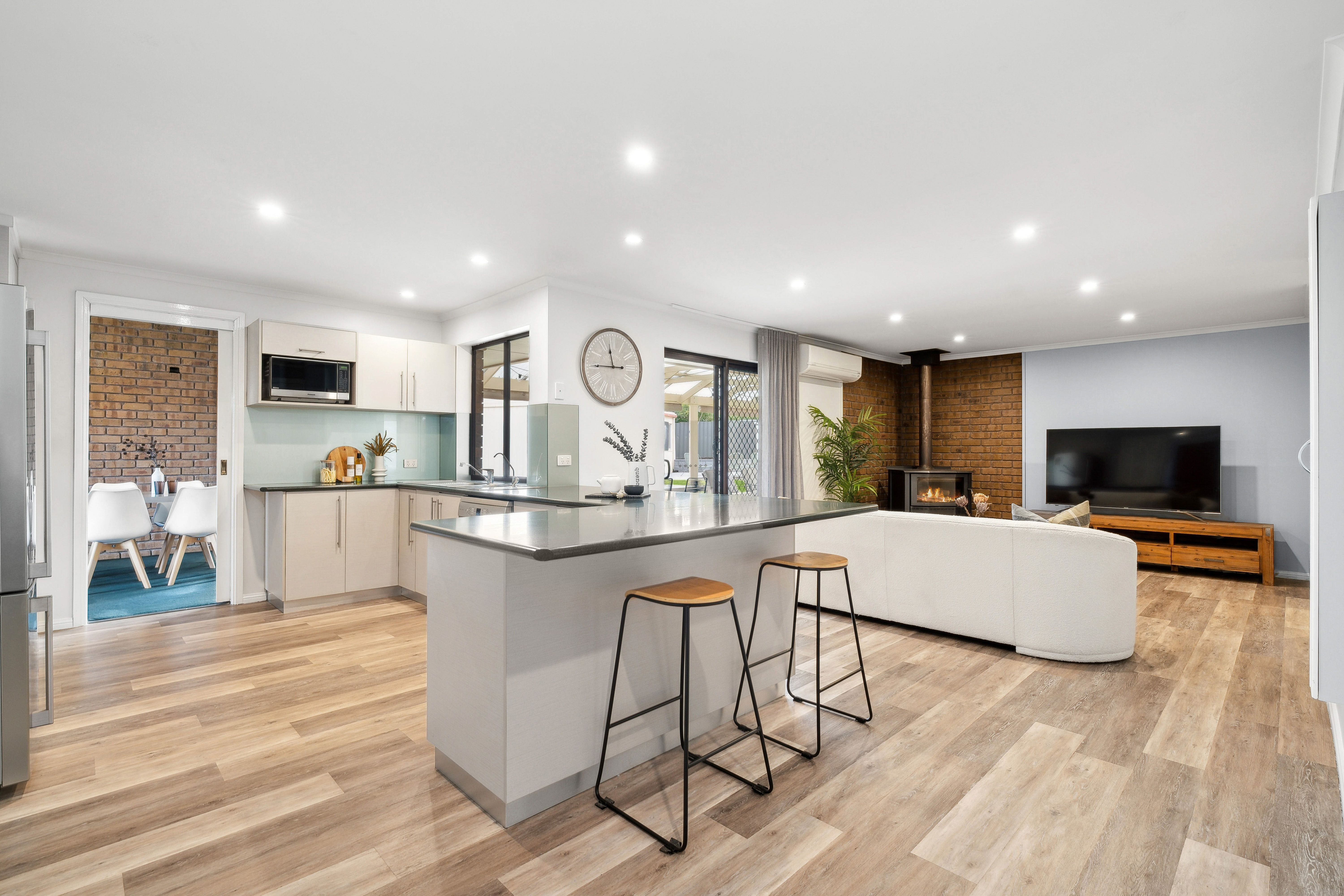 63 Ray Orr Drive, Mount Barker, SA 5251 Sold House Ray White Mount