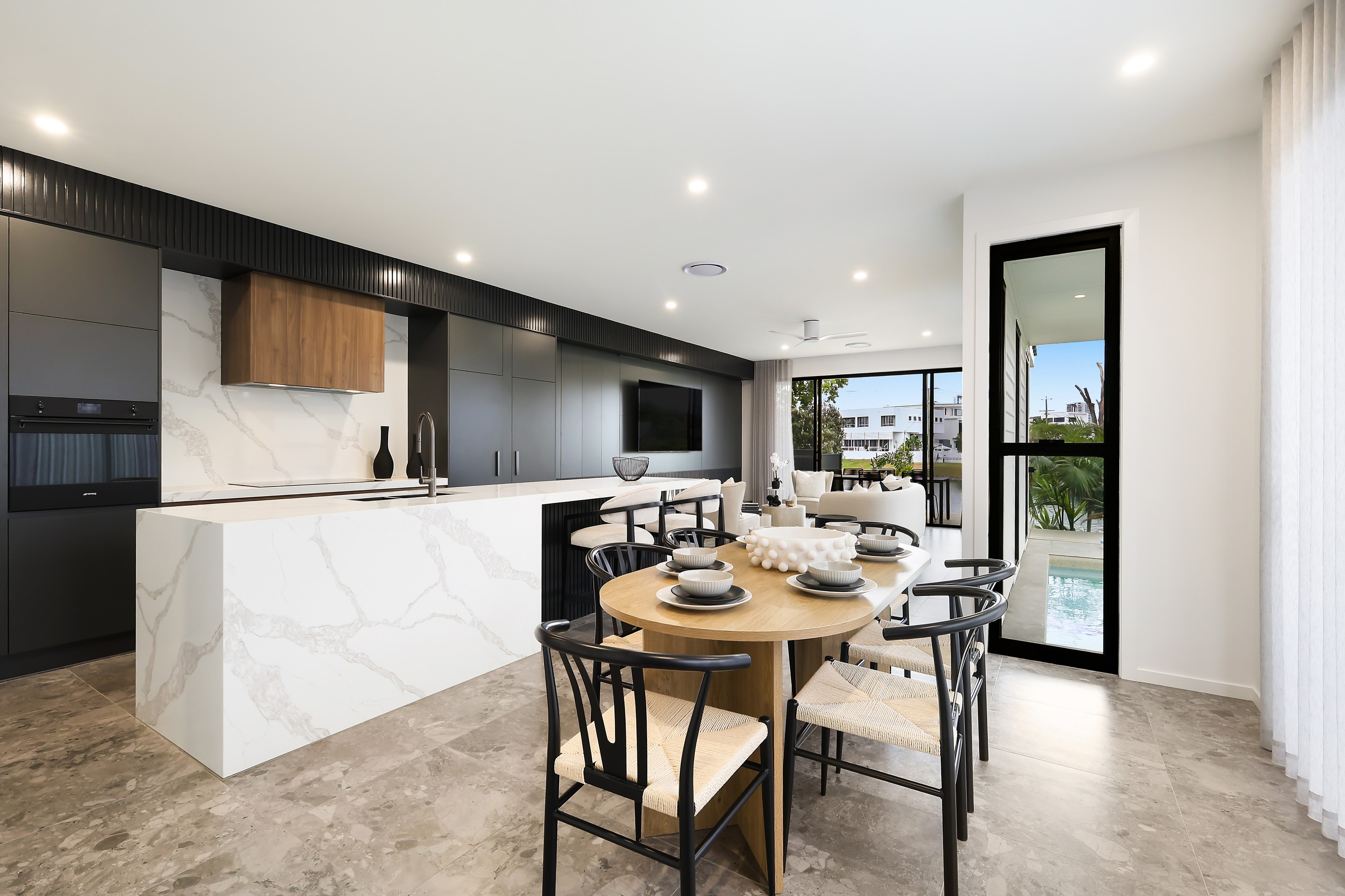 14 Aroona Avenue, Broadbeach Waters, QLD 4218