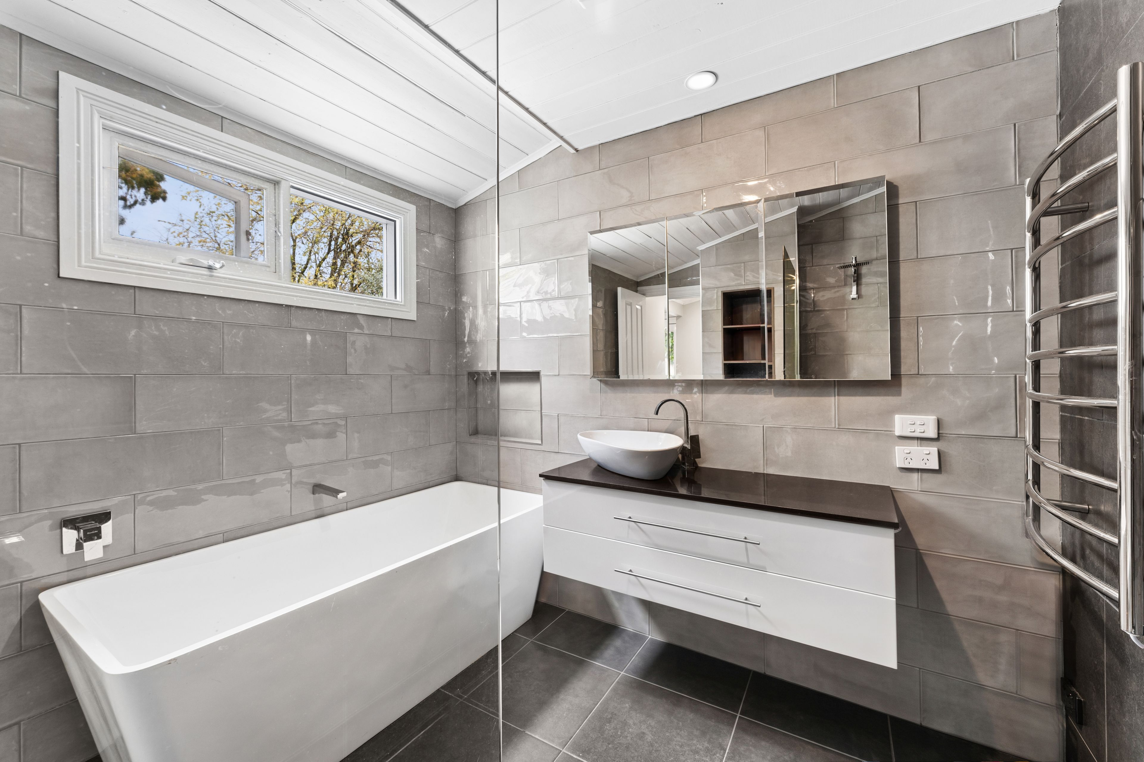 37 Hutton Street — photo 10 of 16