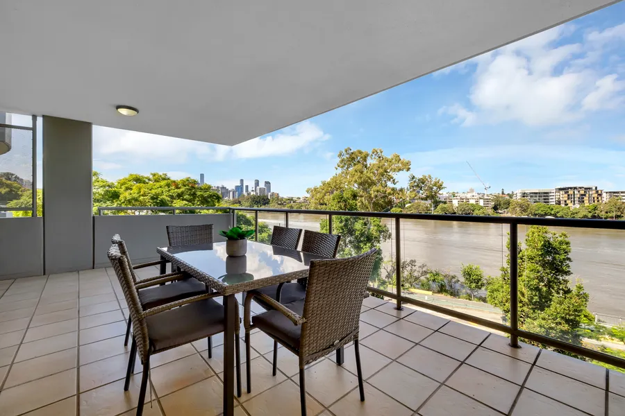602/21 Patrick Lane, Toowong
