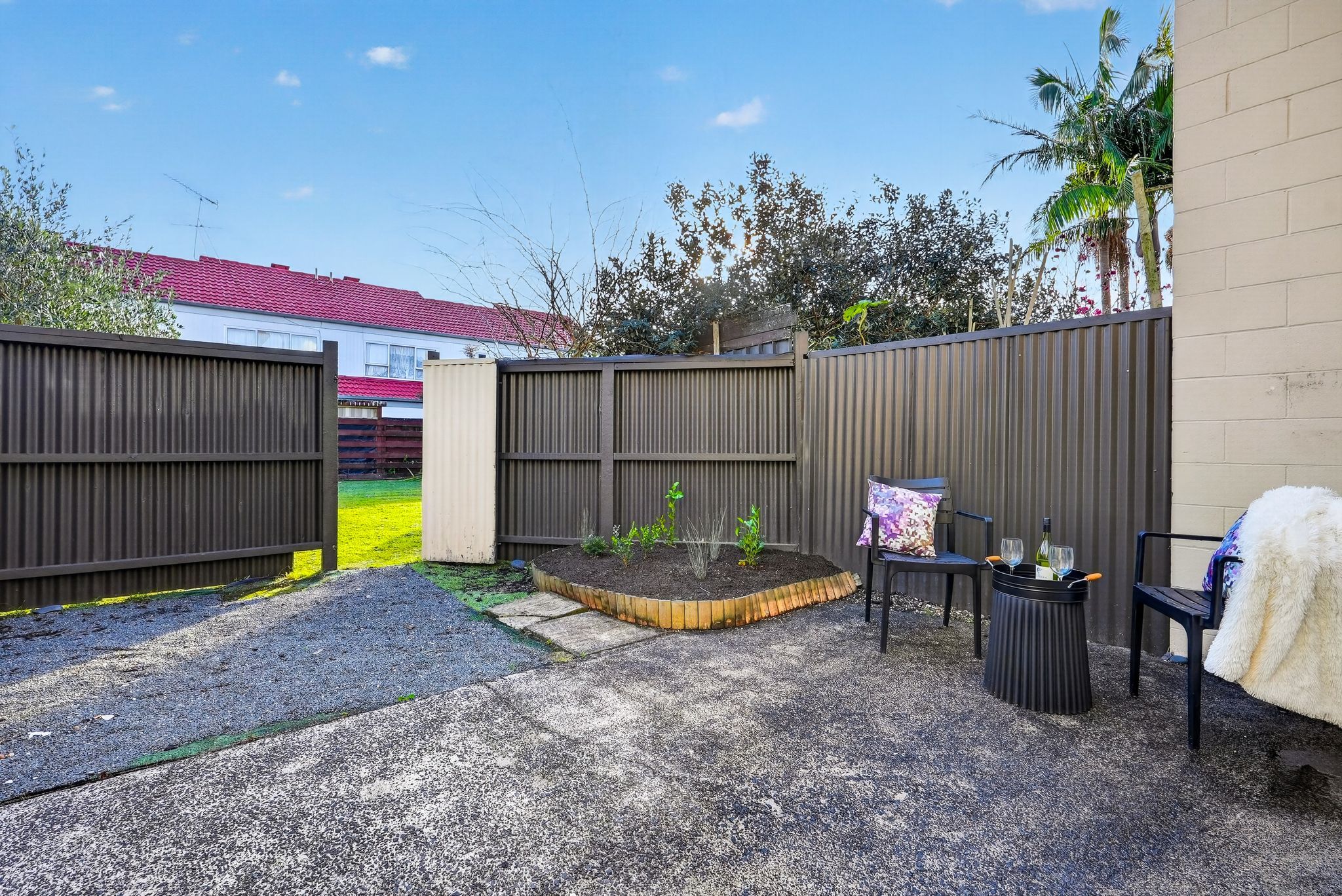 4/3 Glen Road, Browns Bay, North Shore City