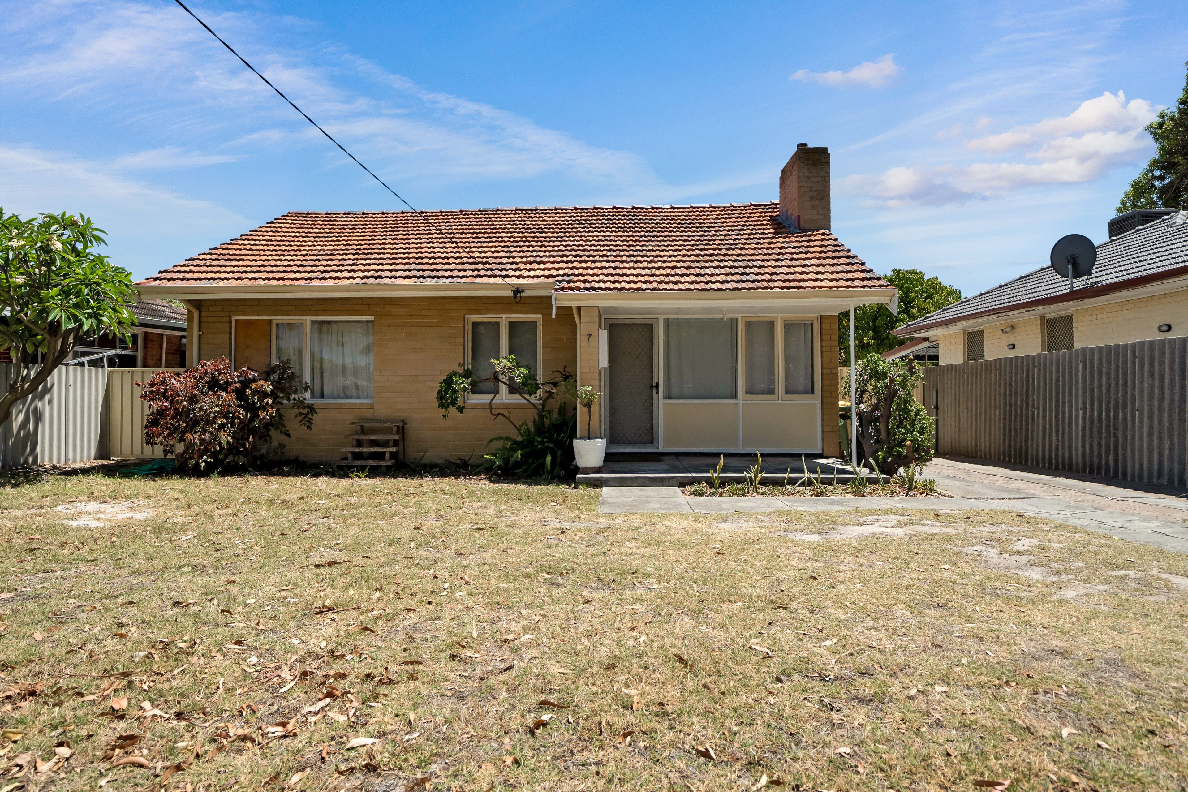 7 Hassett Street — photo from Ray White Whiteman & Associates