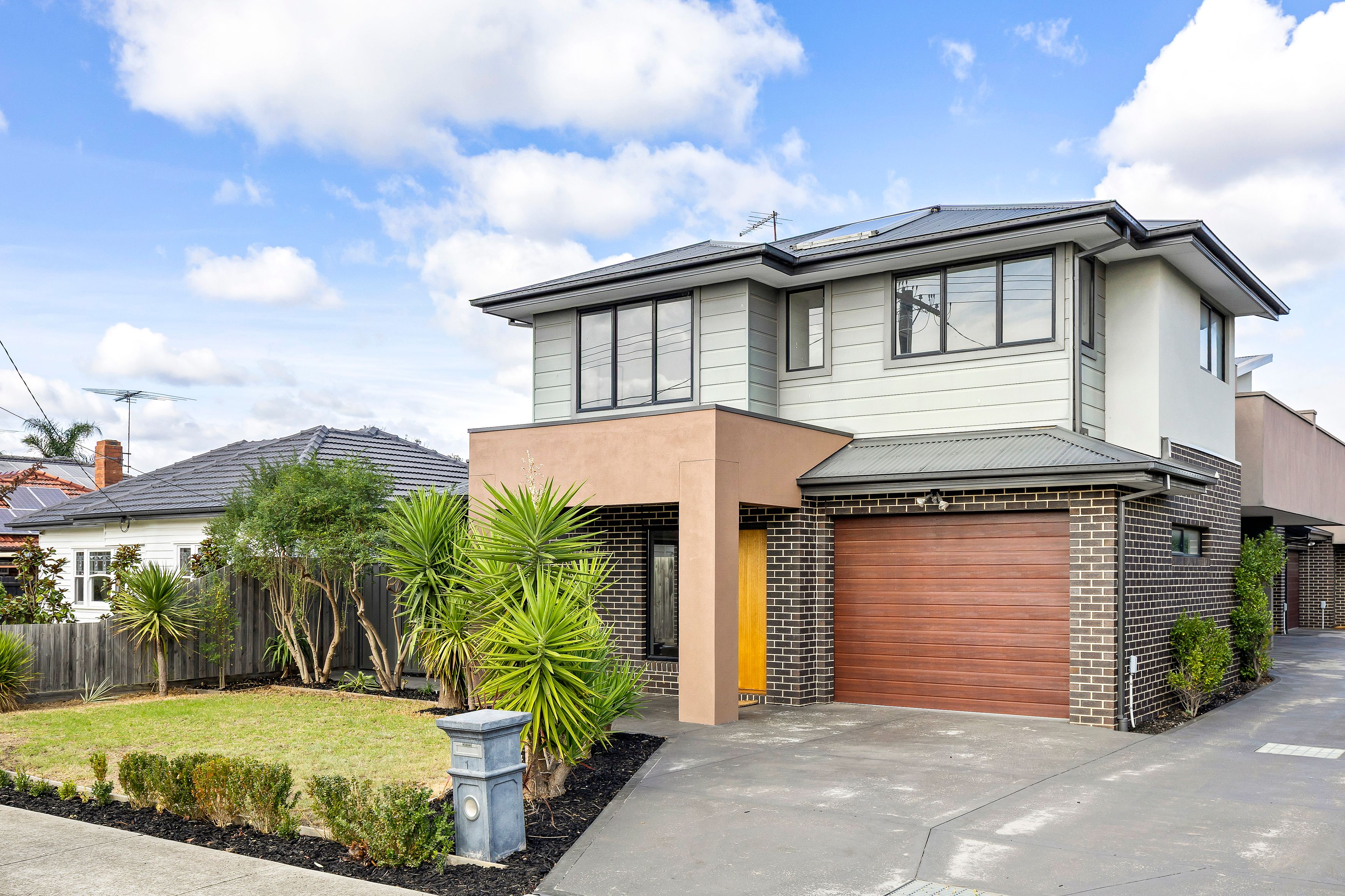 1/7 Caldwell Street — photo from Ray White Pascoe Vale