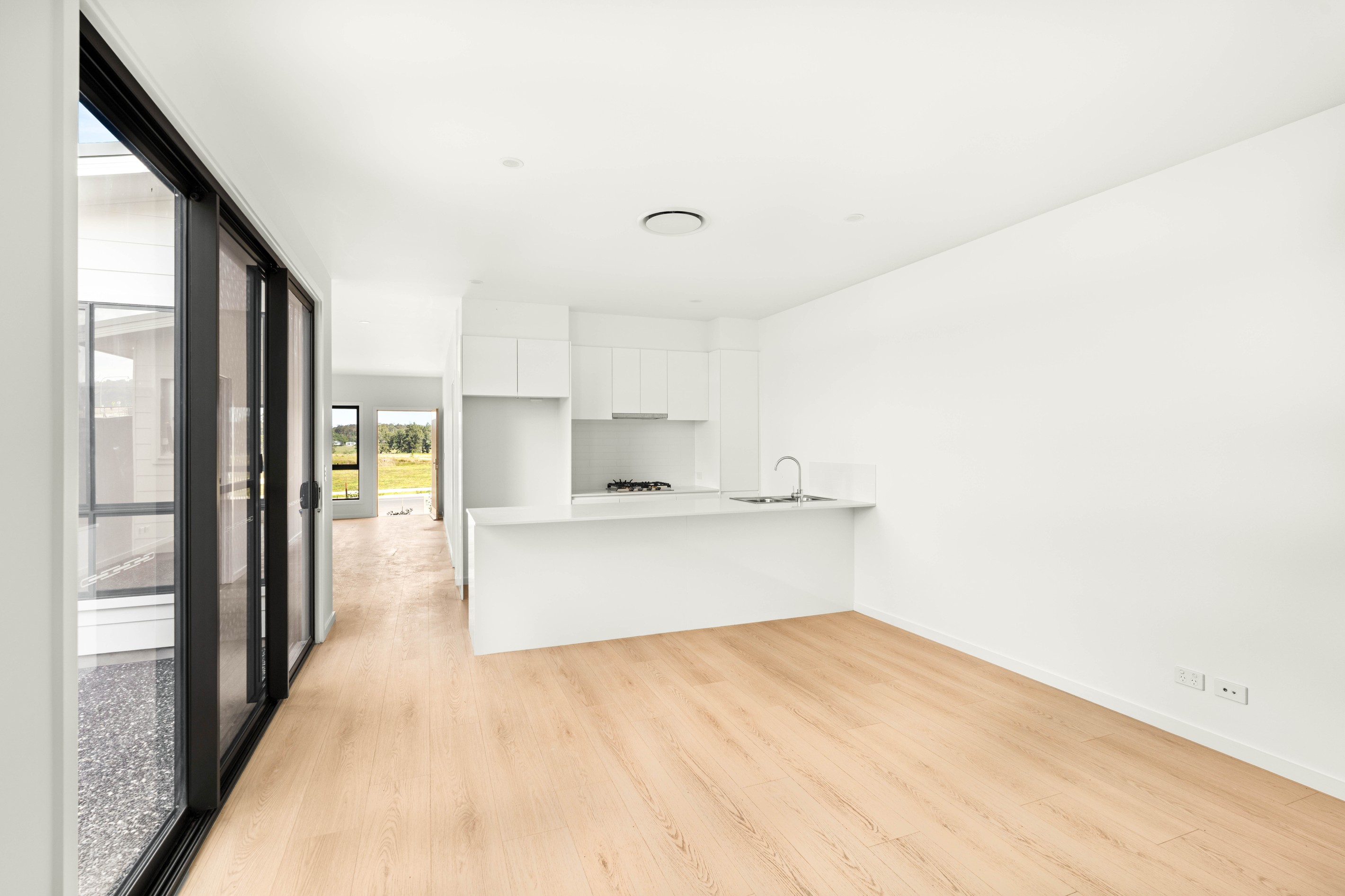 98a Lancaster Drive, BADAGARANG, NSW 2540