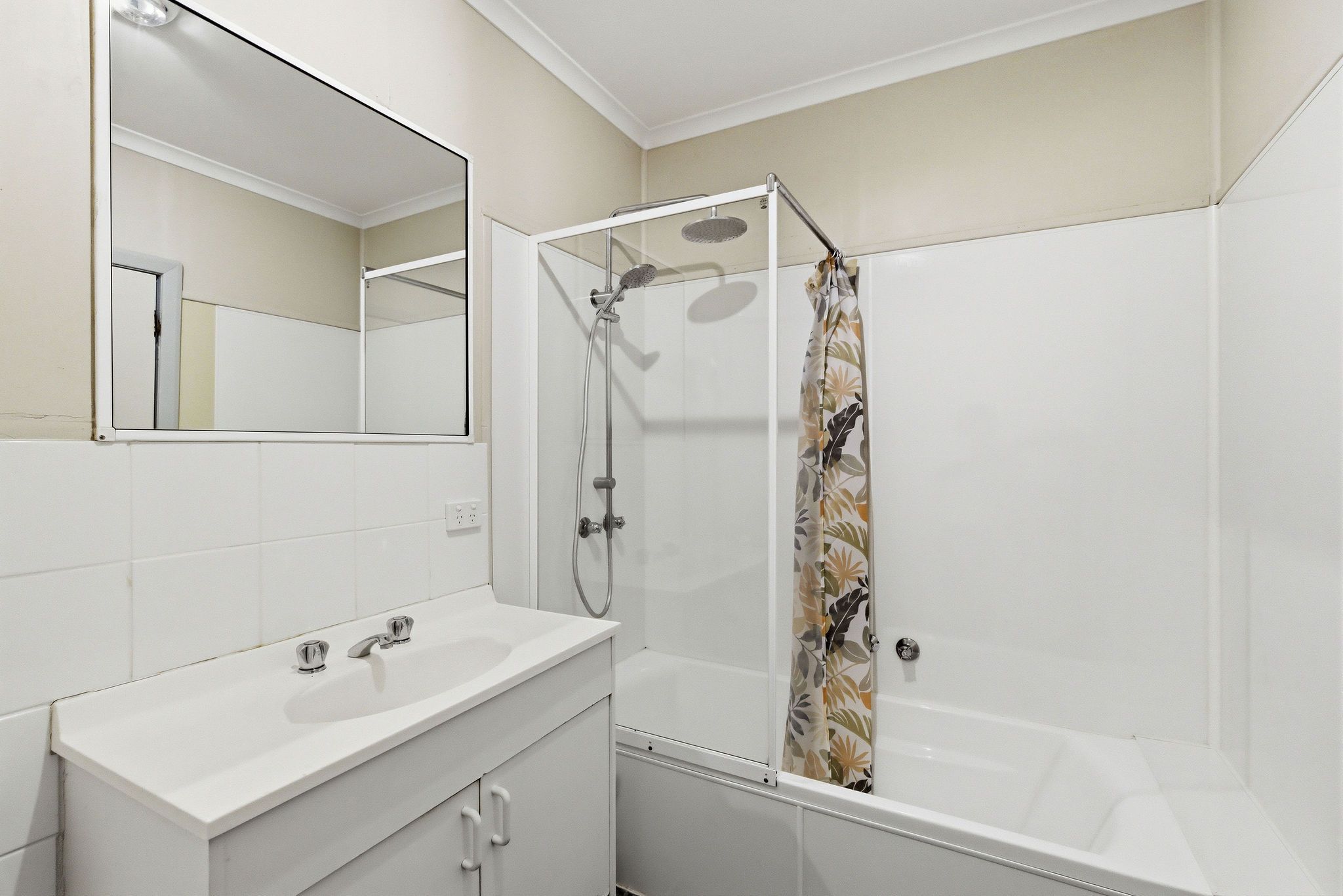 2/29 Broadwater Court — photo 6 of 8