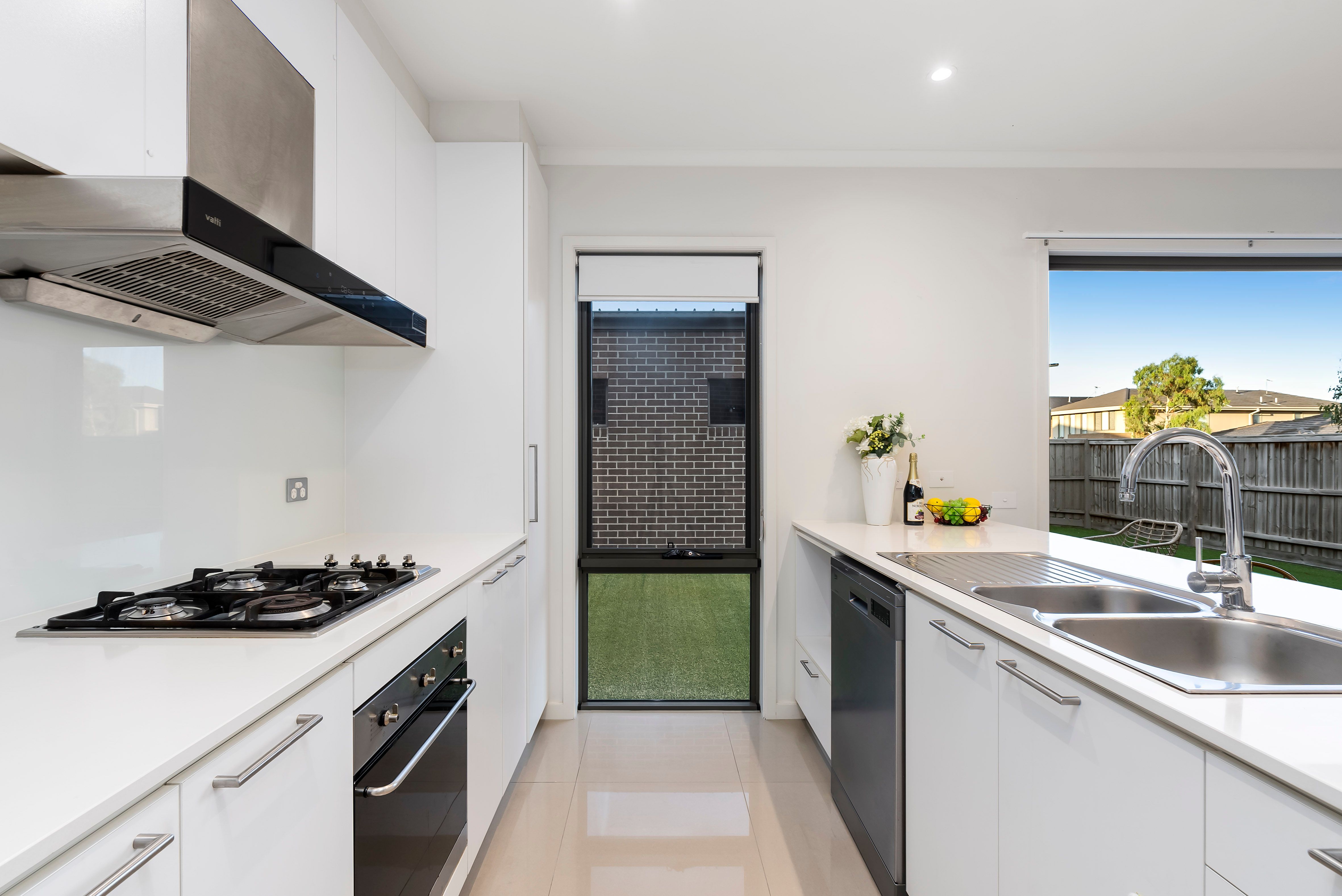 156 Harcrest Boulevard, Wantirna South, VIC 3152 Sold House Ray