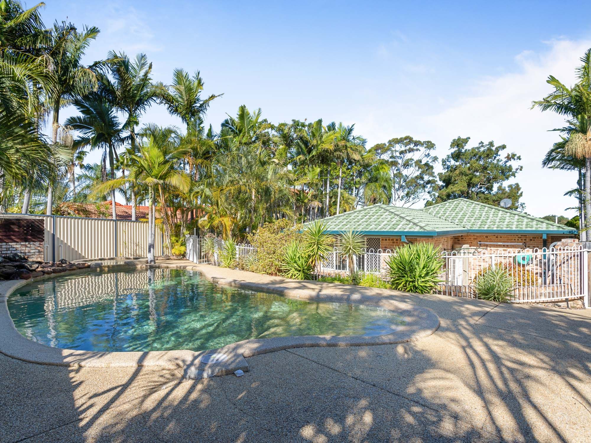 17 Cook Close, Southport, QLD 4215