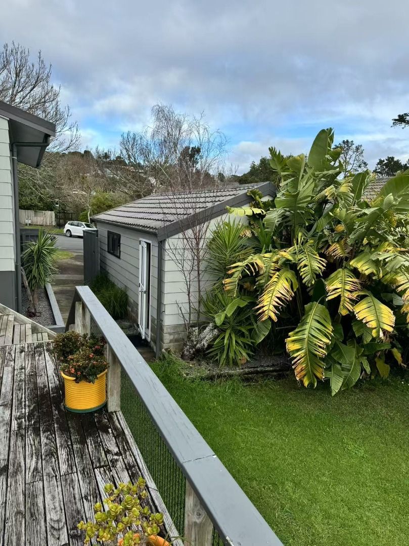 11 Sunward Rise, Glenfield, North Shore City
