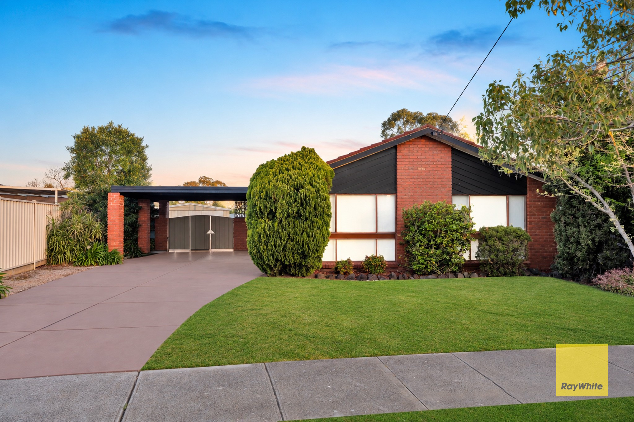 19 Lamb Grove, Hoppers Crossing, VIC 3029
