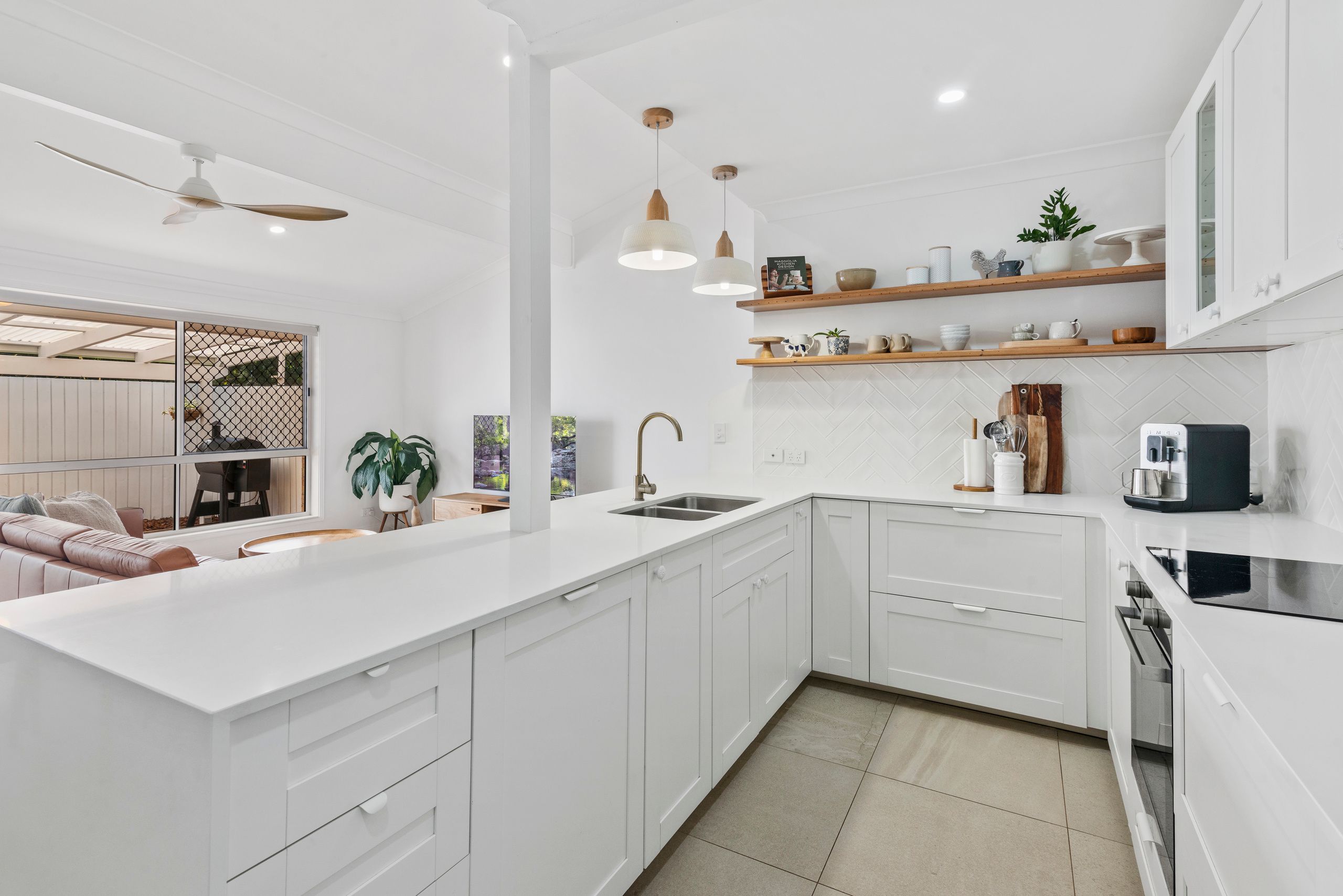 3/154 Currumbin Creek Road, Currumbin Waters, QLD 4223