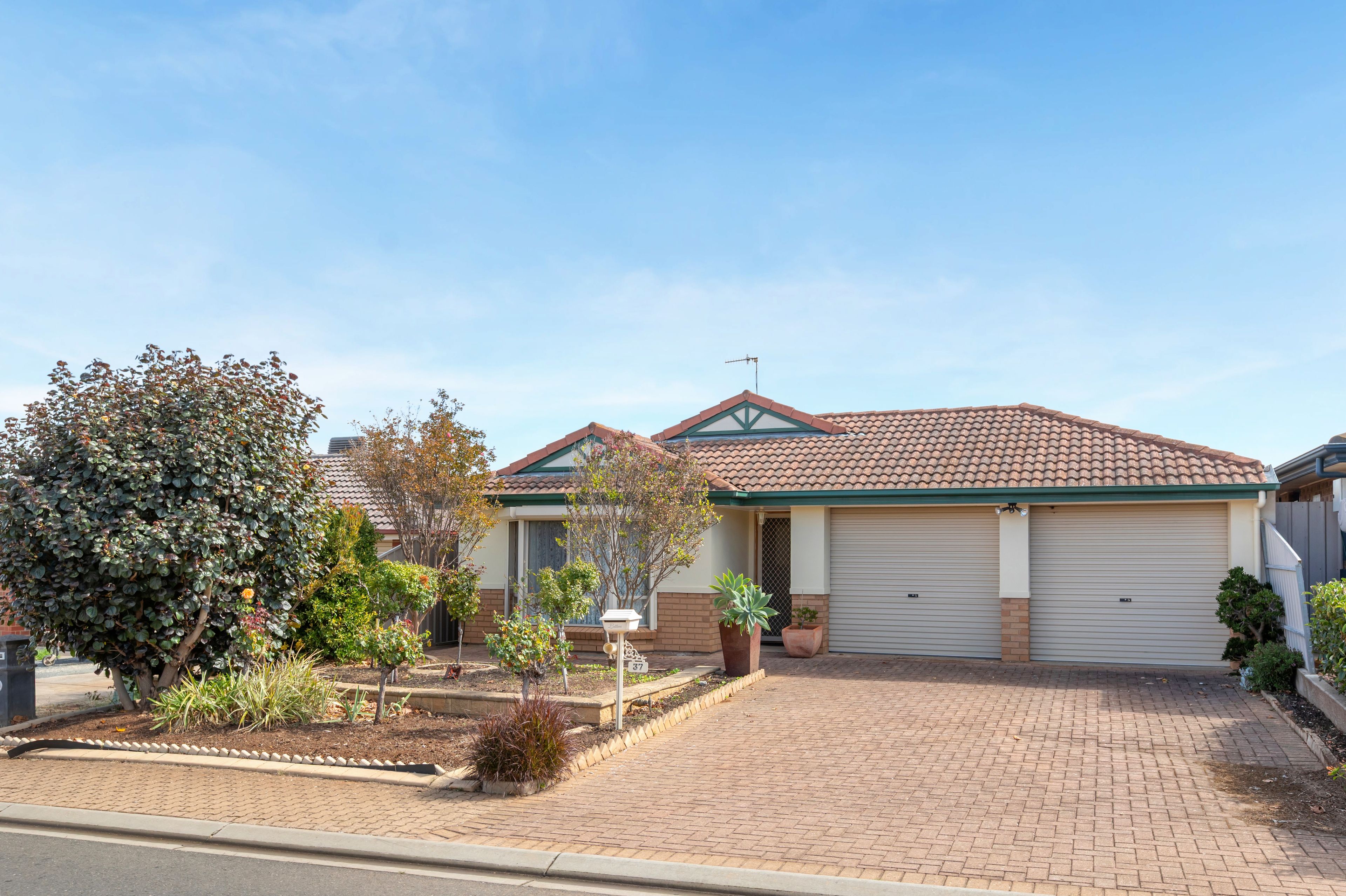 37 Wallace Drive, Craigmore, SA 5114