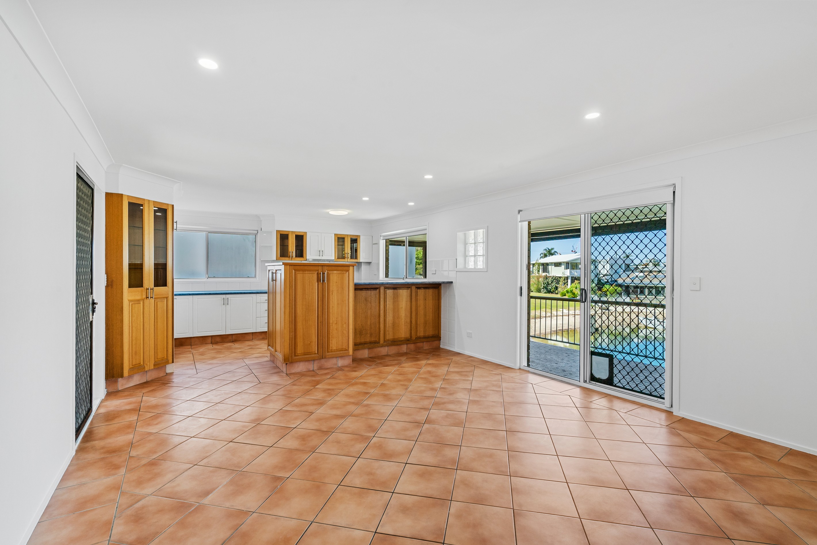2/8 Barracuda Court, Palm Beach, QLD 4221