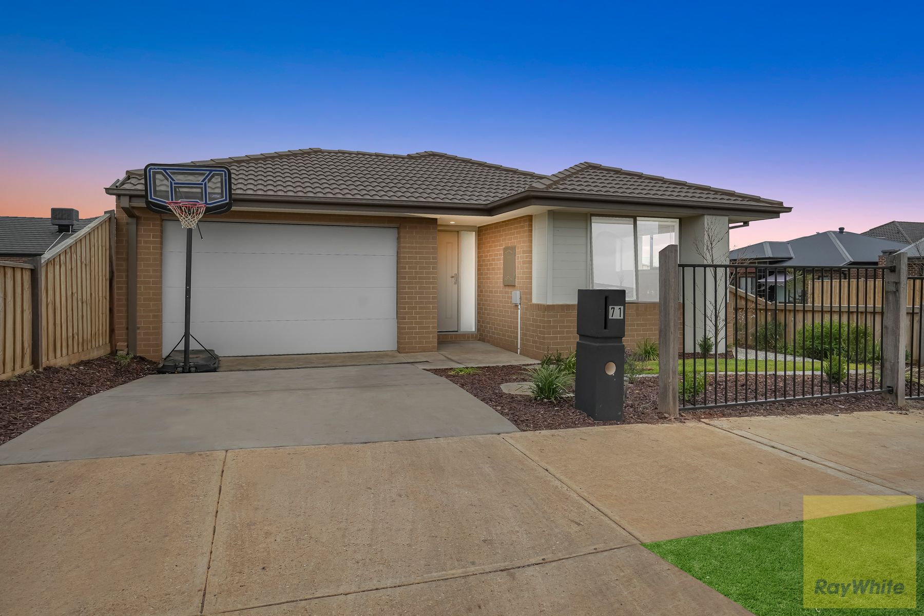 71 Fuchsia Drive, Rockbank, VIC 3335
