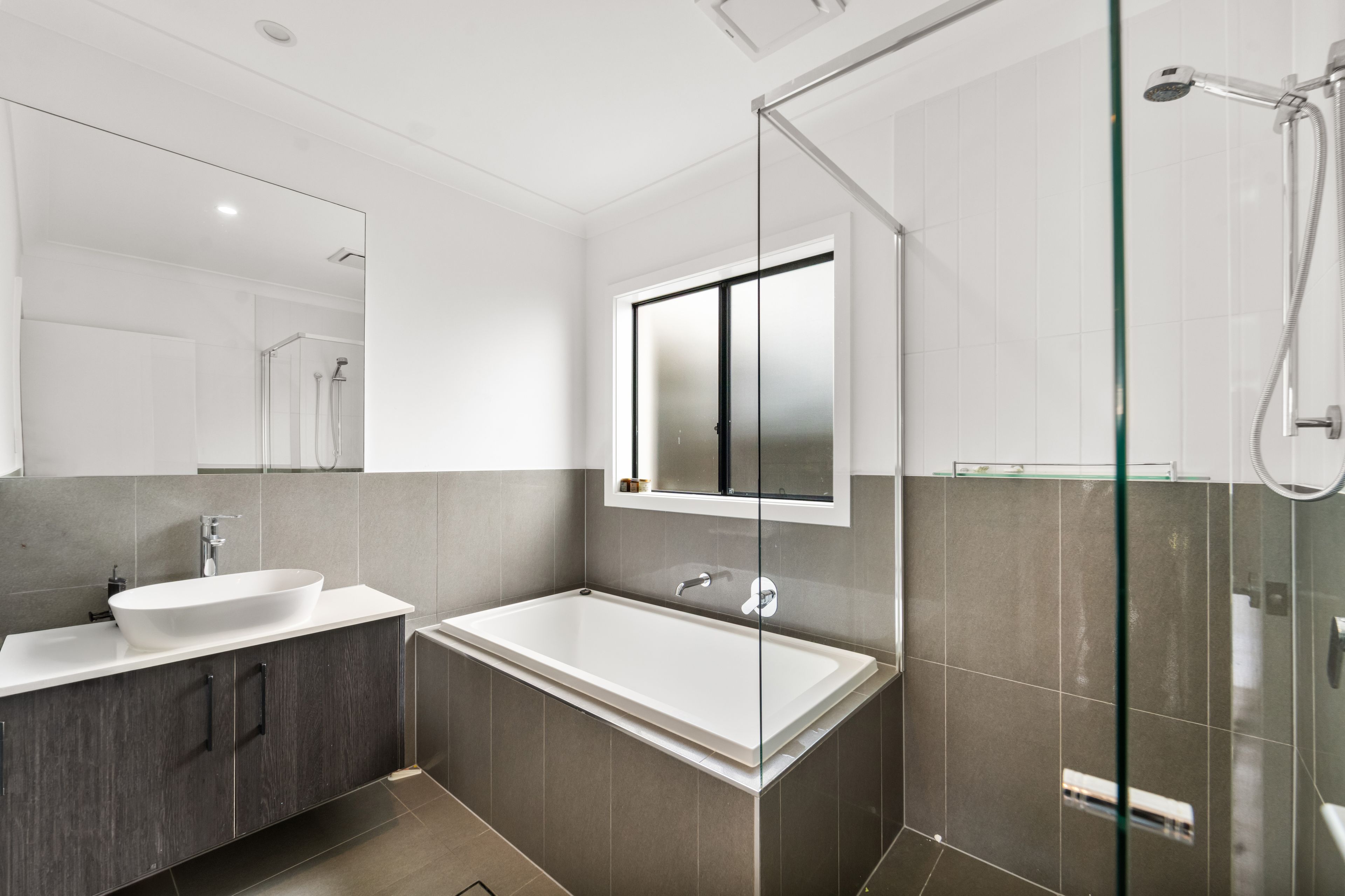 27 Pinnibar Street — photo 11 of 17