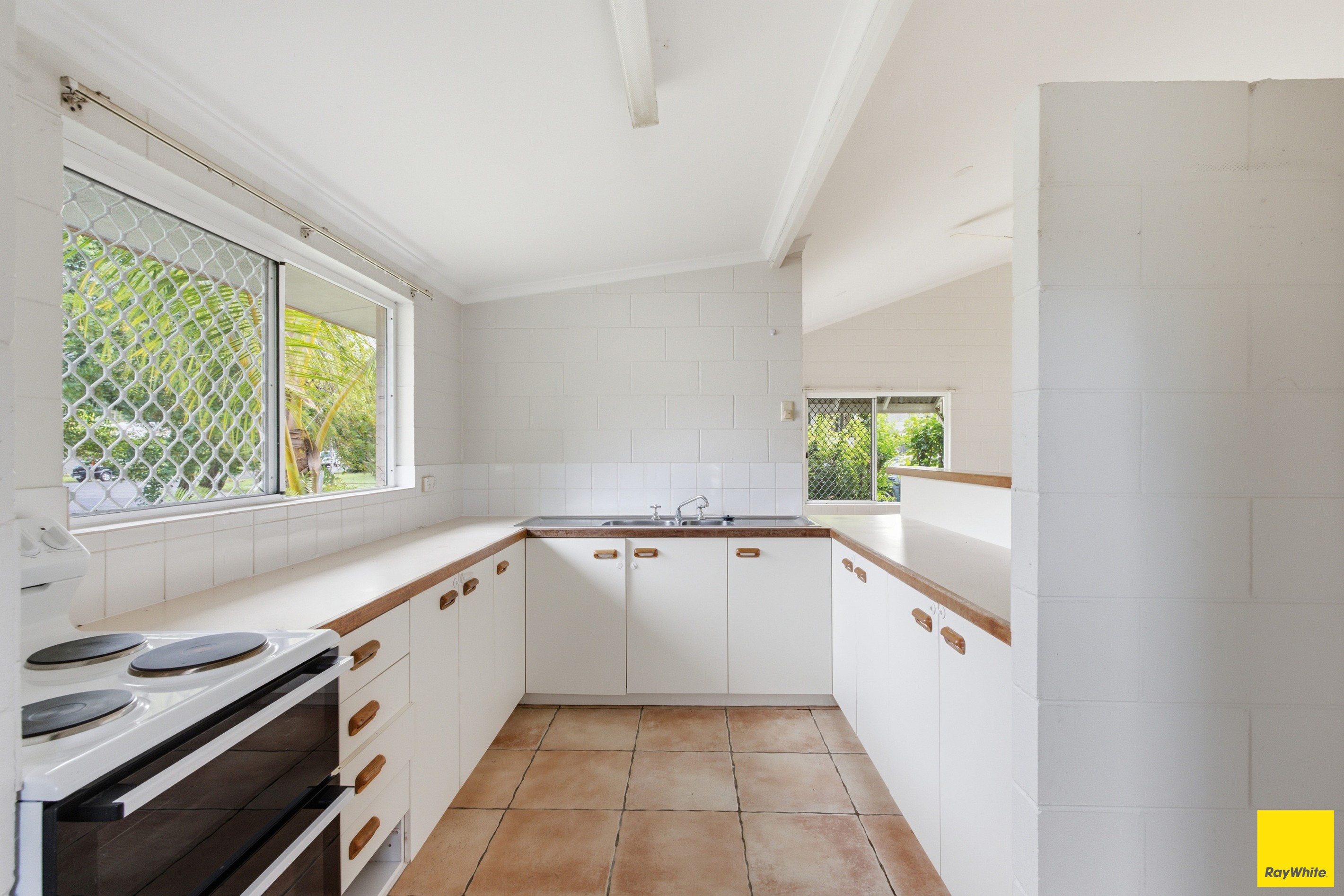 1/34 Ireland Crescent, Whitfield, QLD 4870