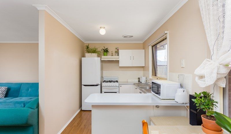 1/107 Shane Avenue — photo 3 of 7