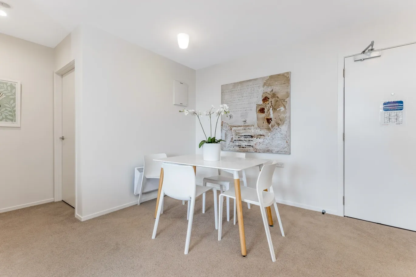 204/20A Alfriston Road photo 5