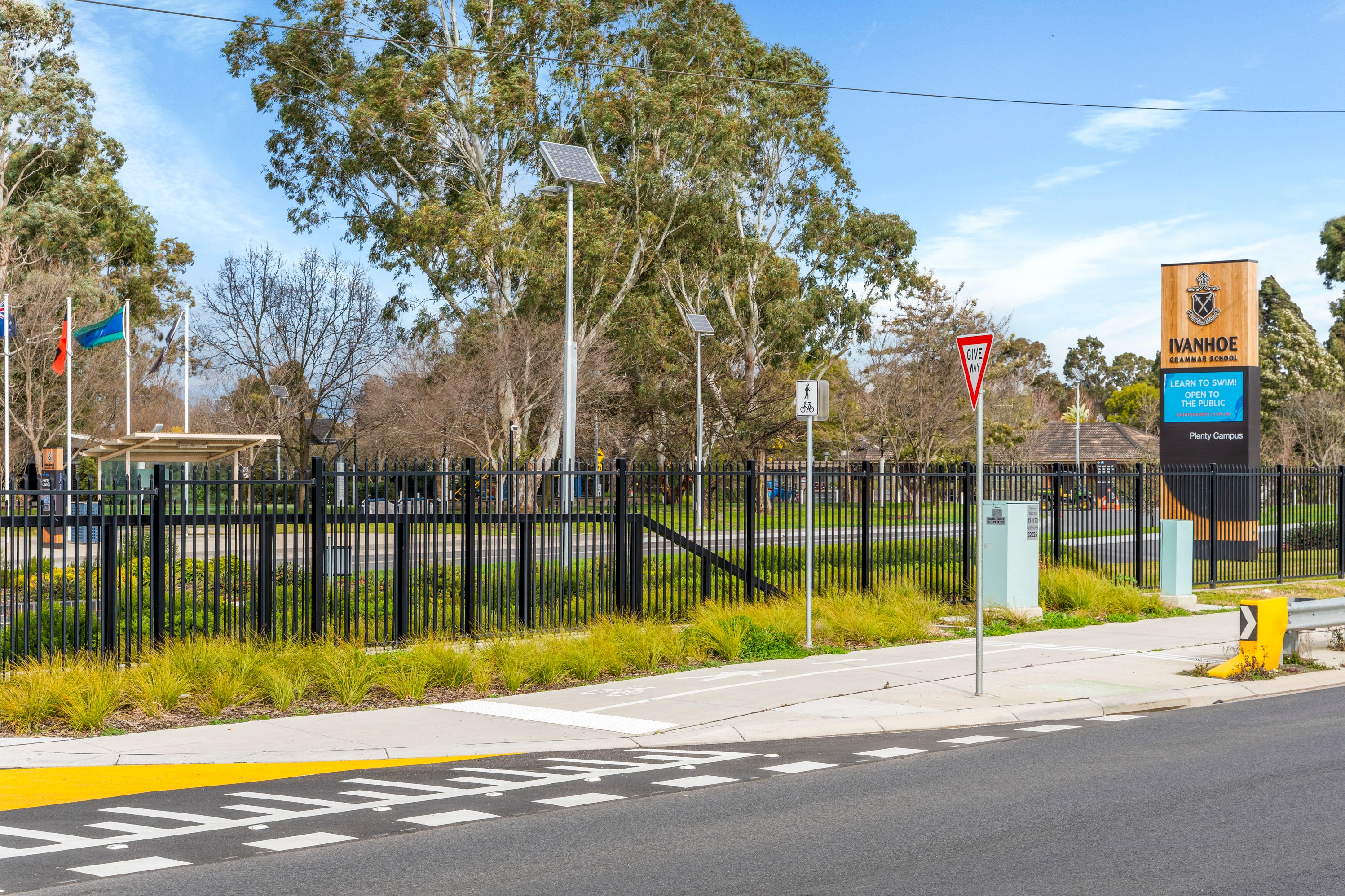 46 North Oatlands Road — photo 14 of 17