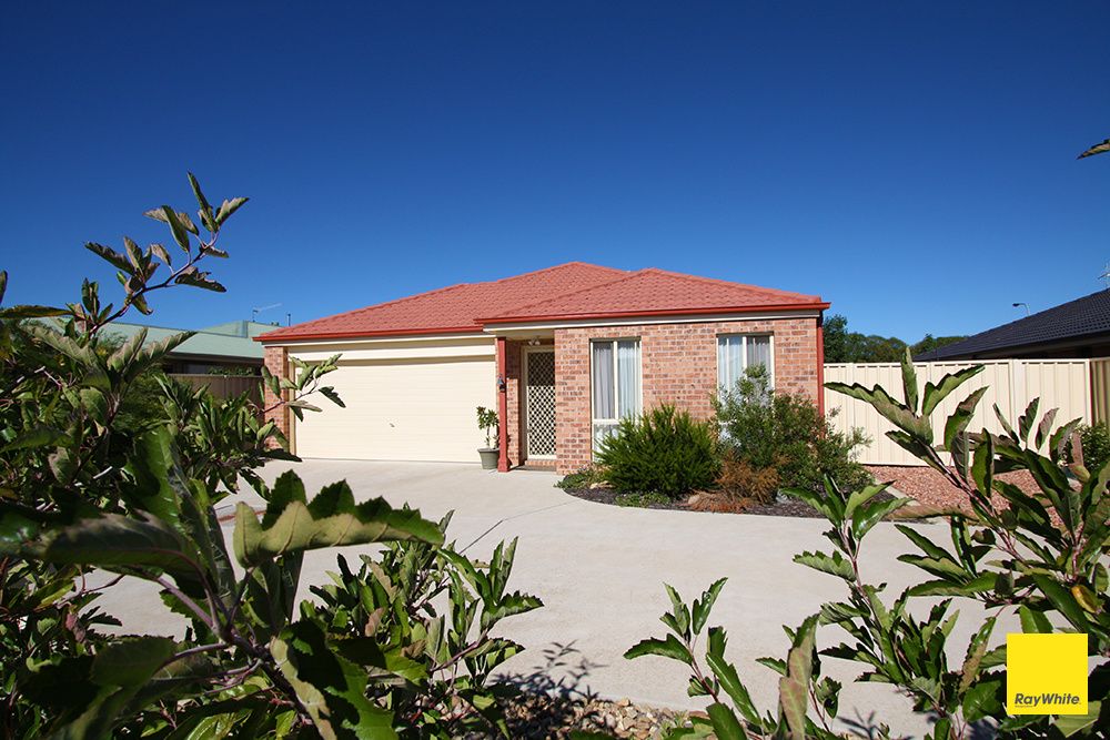 14 Deniston Circuit