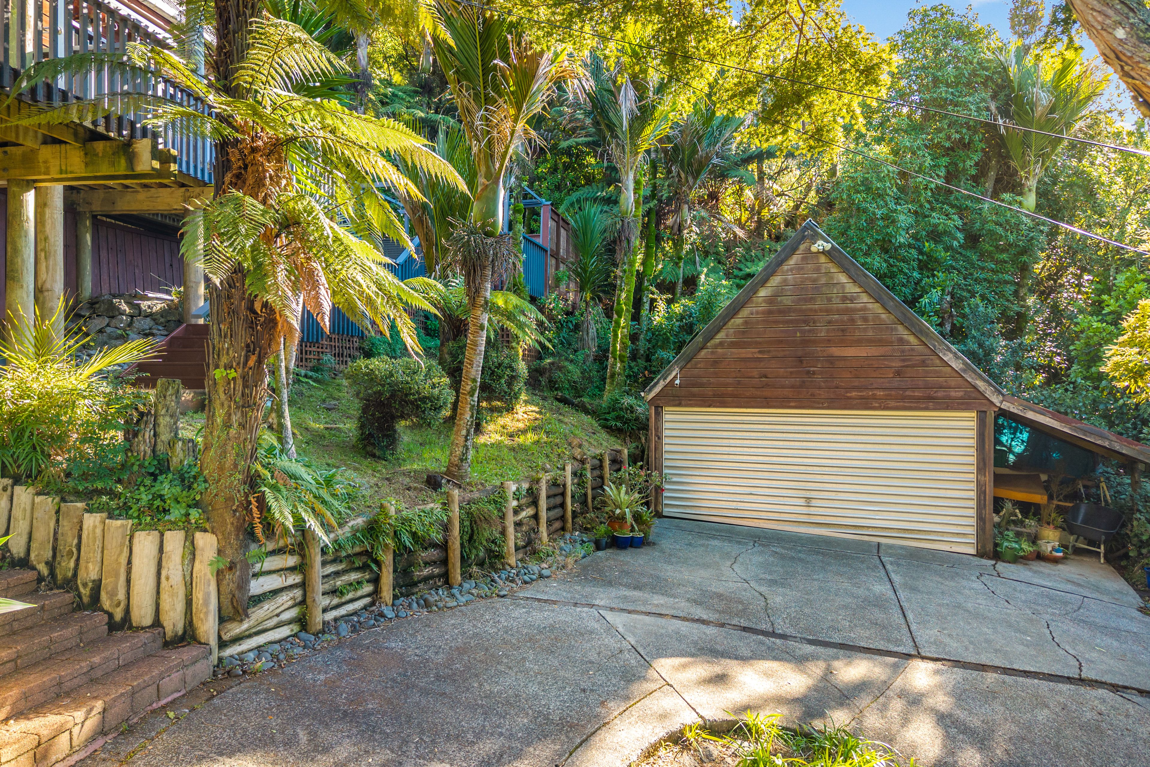 211 Shaw Road, Titirangi, Waitakere City