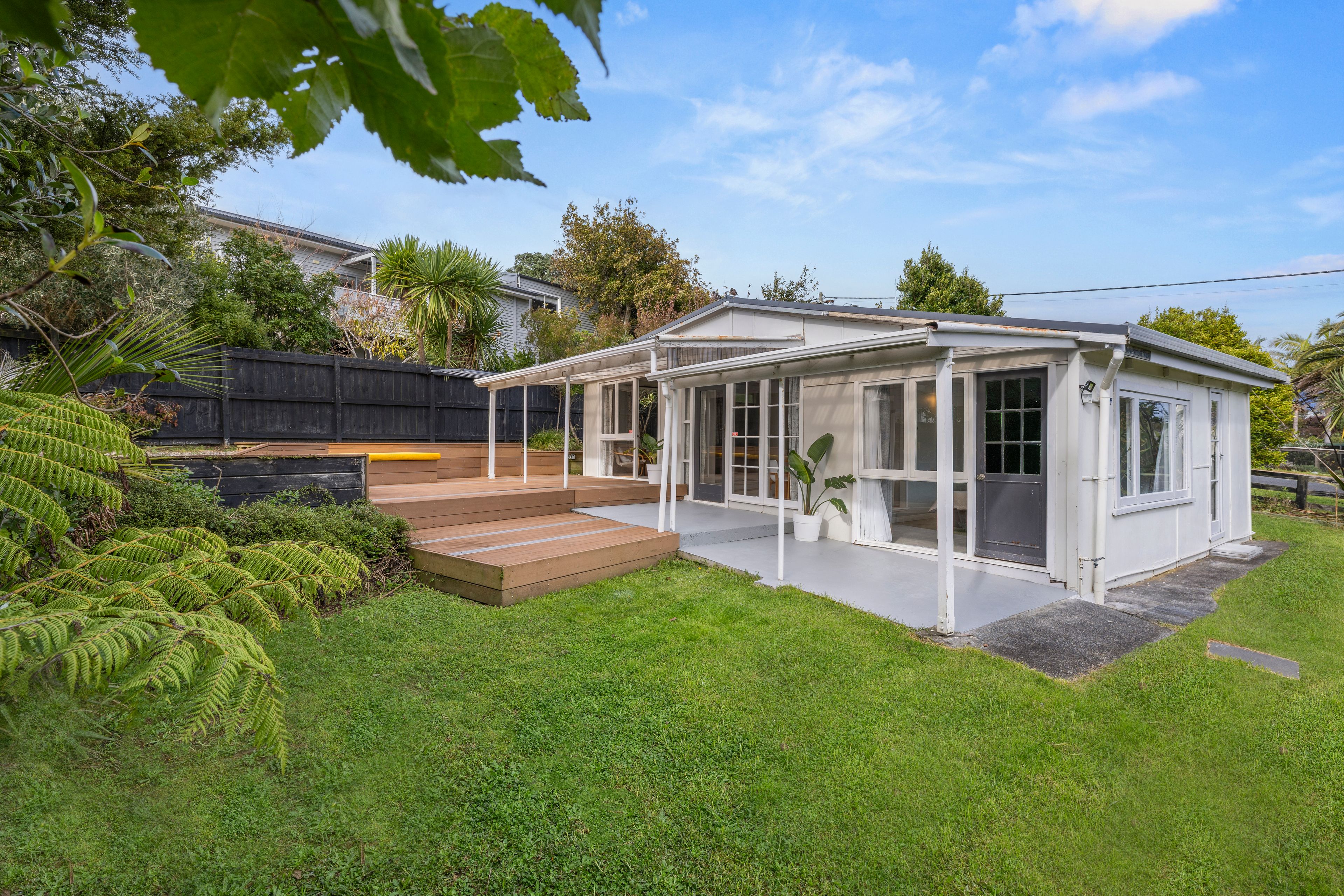 52 Government Road, Raglan, Waikato District