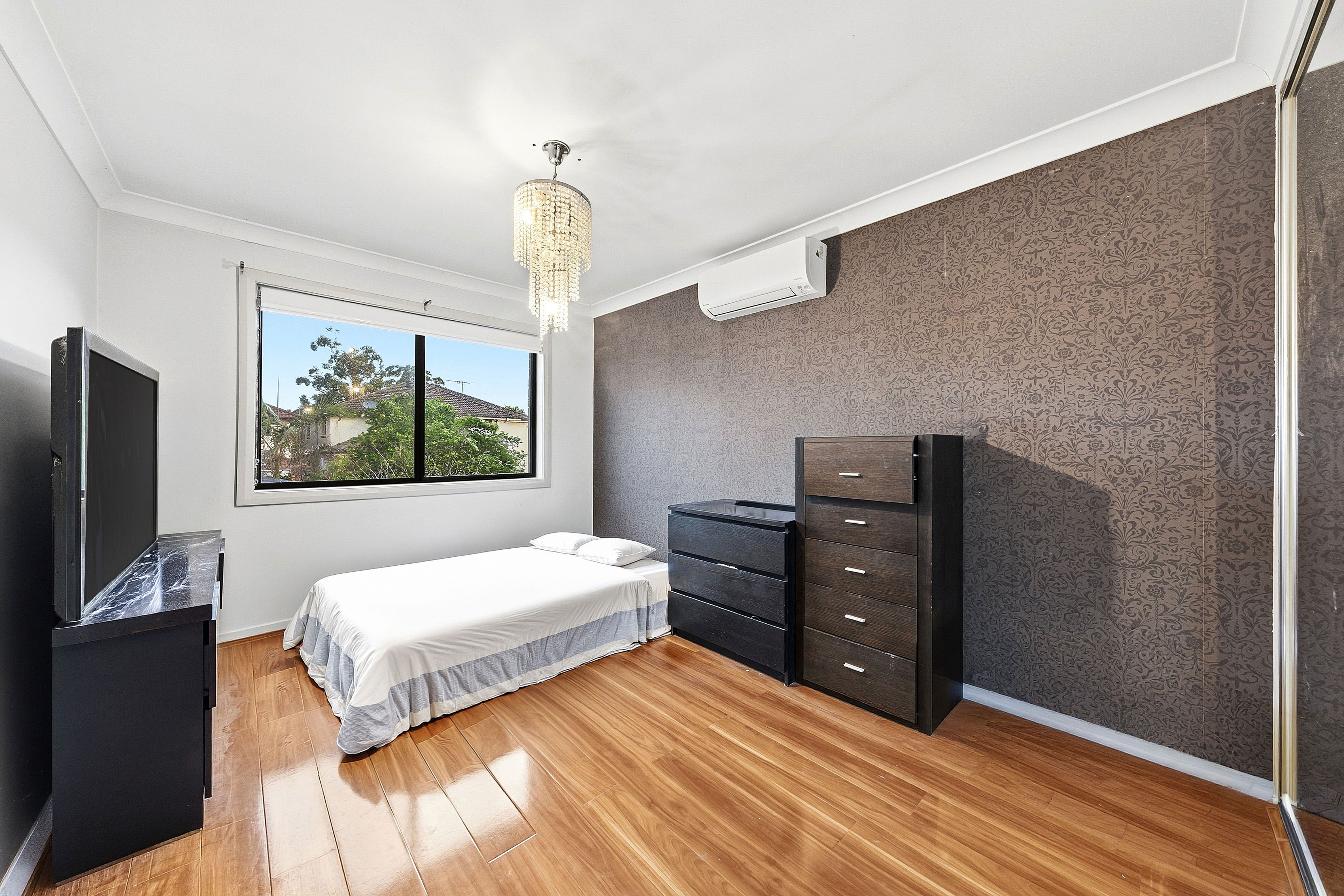 10 Gough Avenue — photo 9 of 14