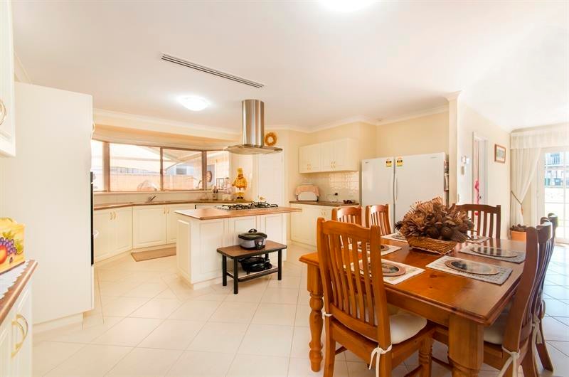 21 Lucraft Loop, Ledge Point, WA 6043