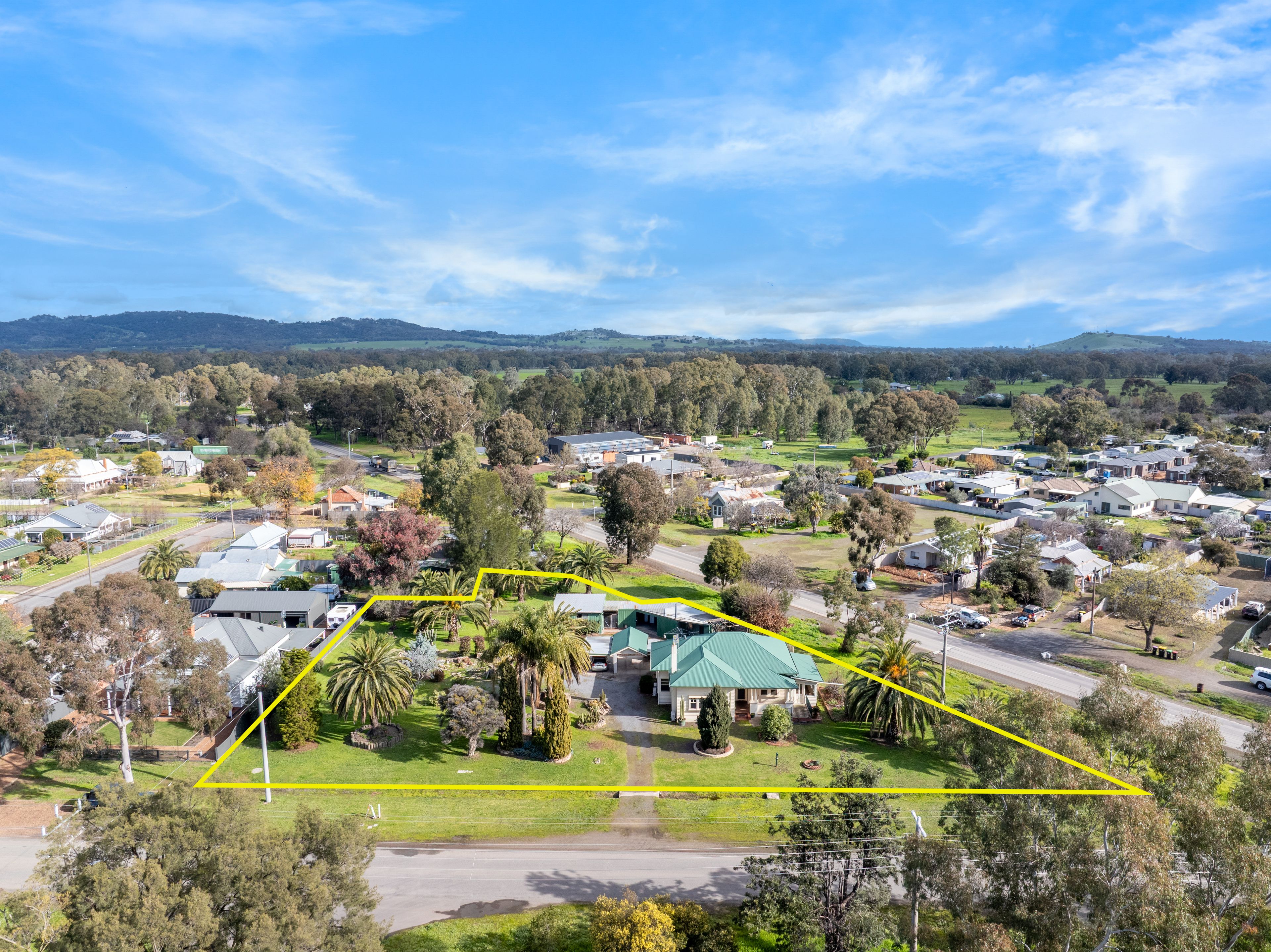 27 De Boos Street — photo from Ray White Euroa