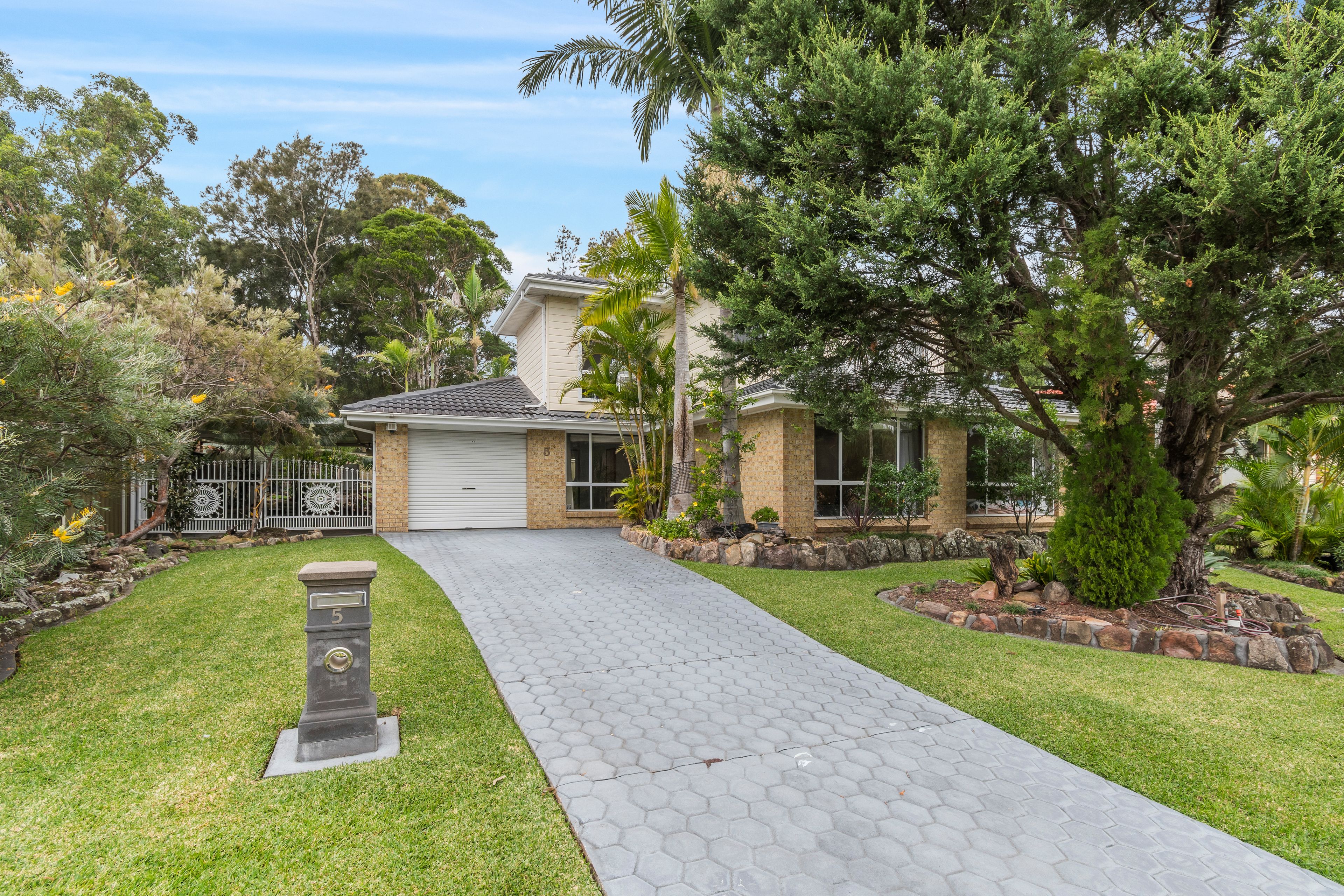 5 Oakhurst Close, Avondale NSW 2530