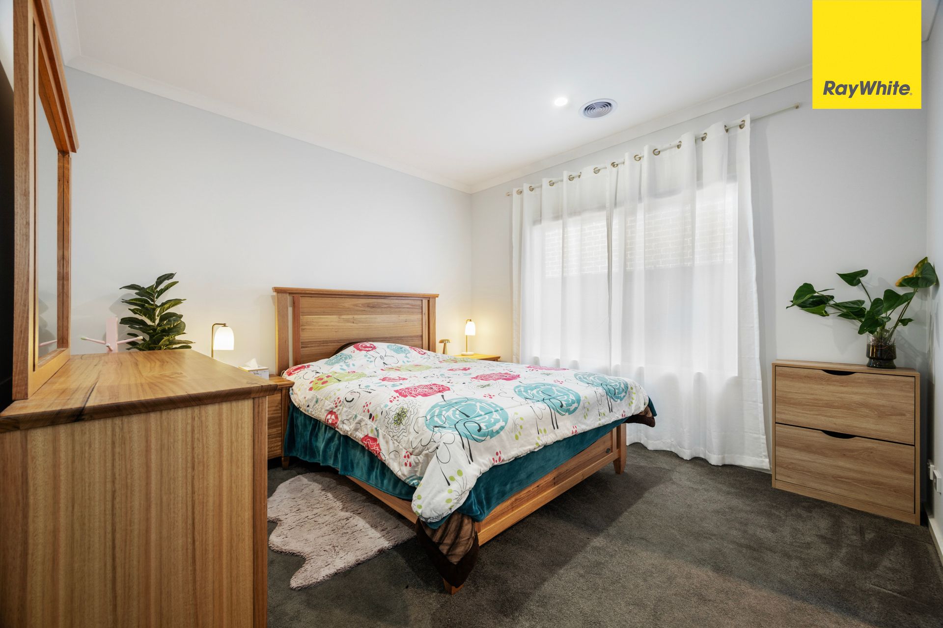 19 Babina Avenue — photo 3 of 19