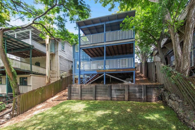 16 Macgregor Terrace, Bardon, QLD 4065