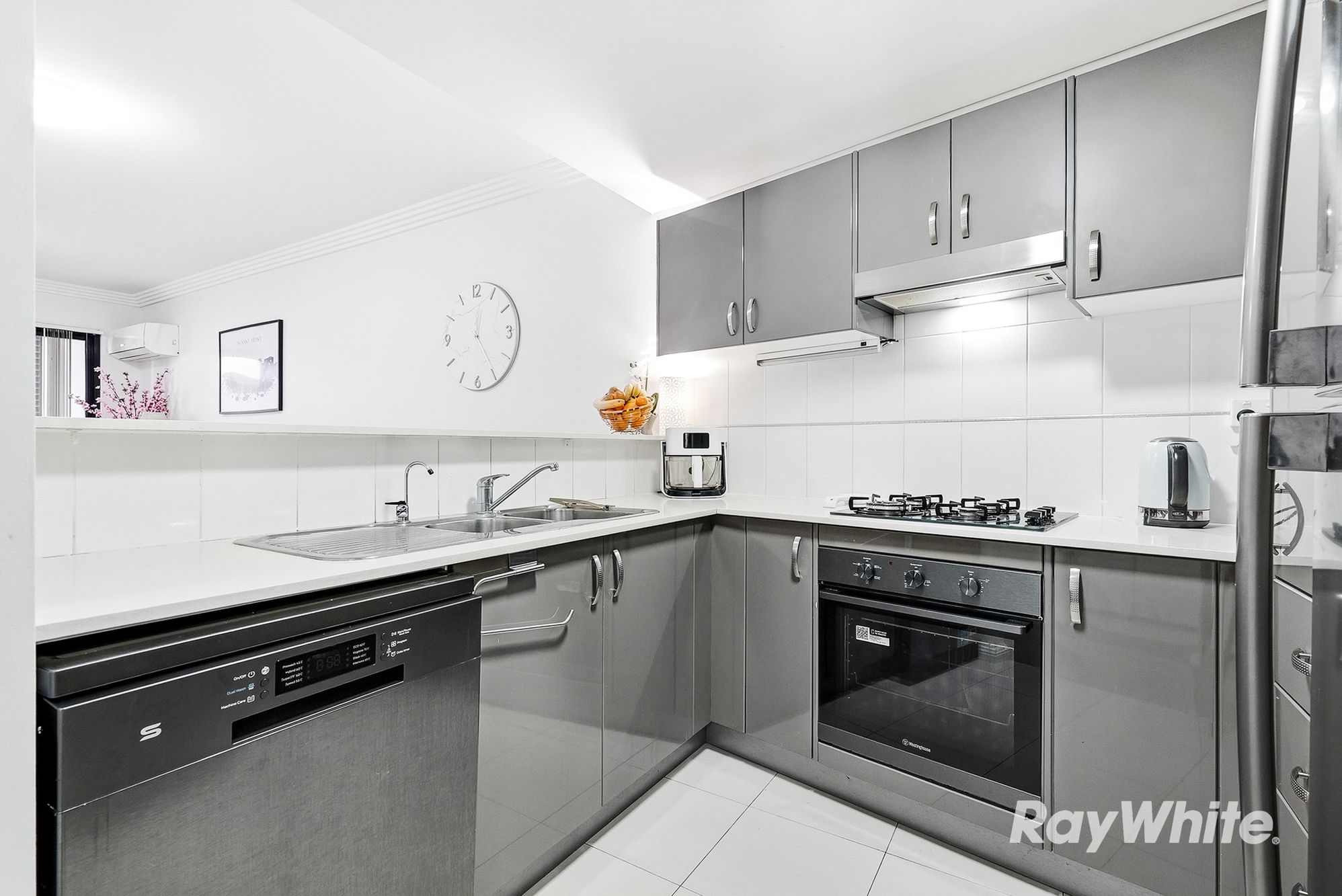 313/31-37 Hassall Street — photo 5 of 18